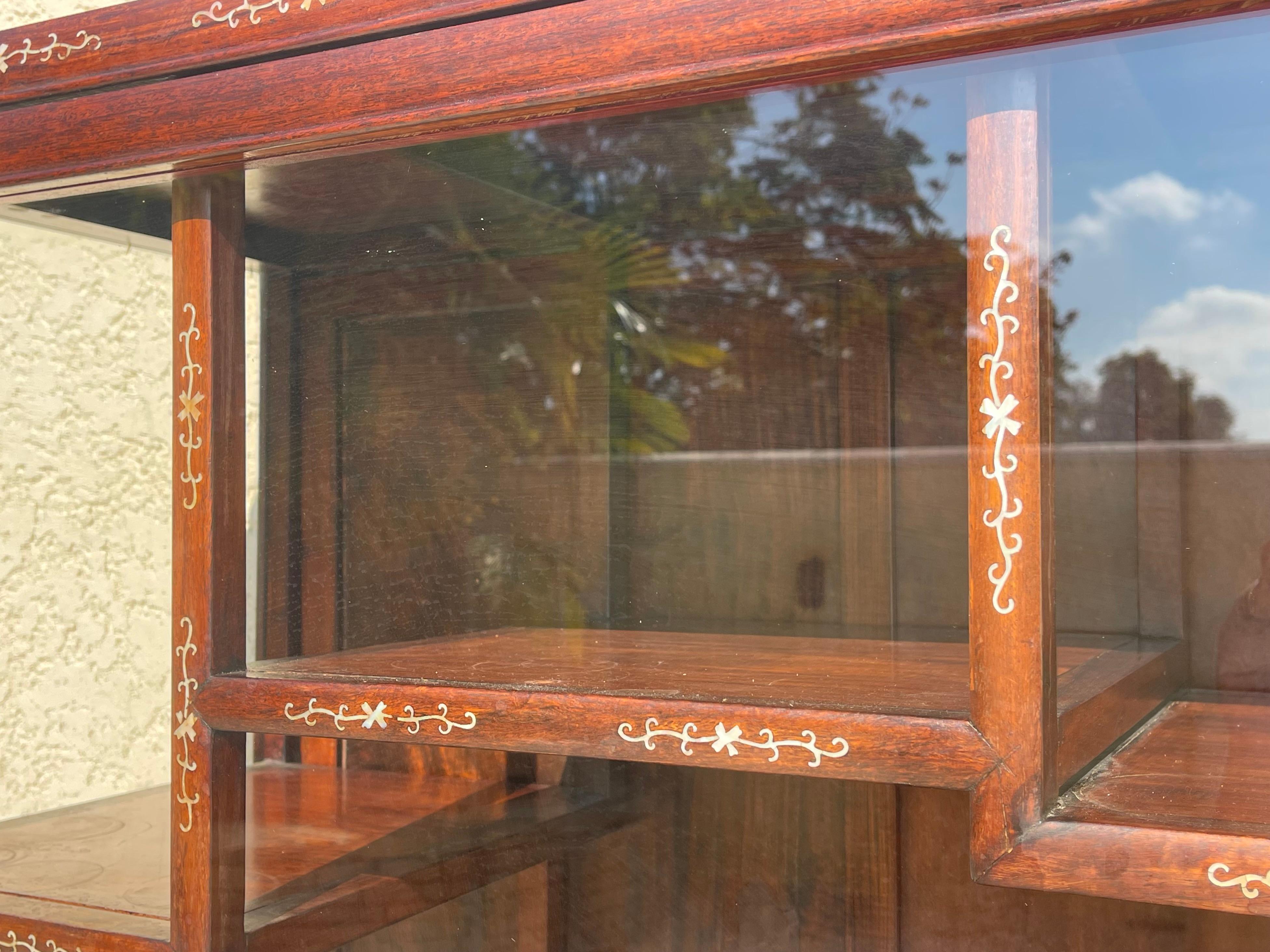 Asian Style Vitrine, XIX. Jahrhundert im Angebot 3