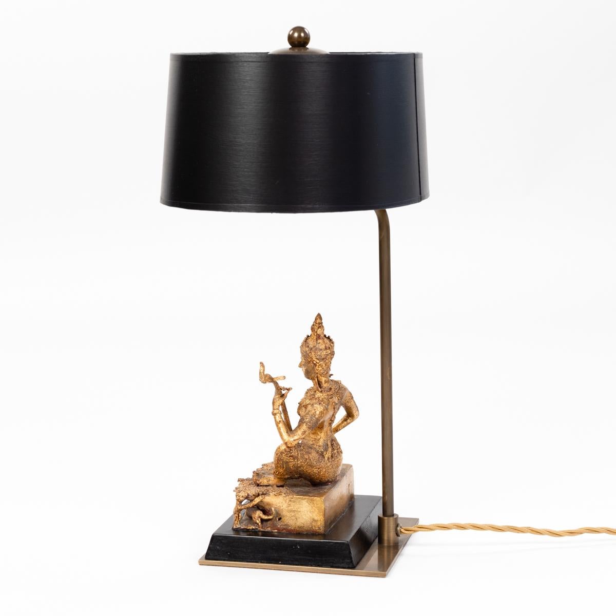 Early 20th Century Asian Table Lamp of a Sitting Temple Musicien Gilded Bronze Thailand 1920s For Sale