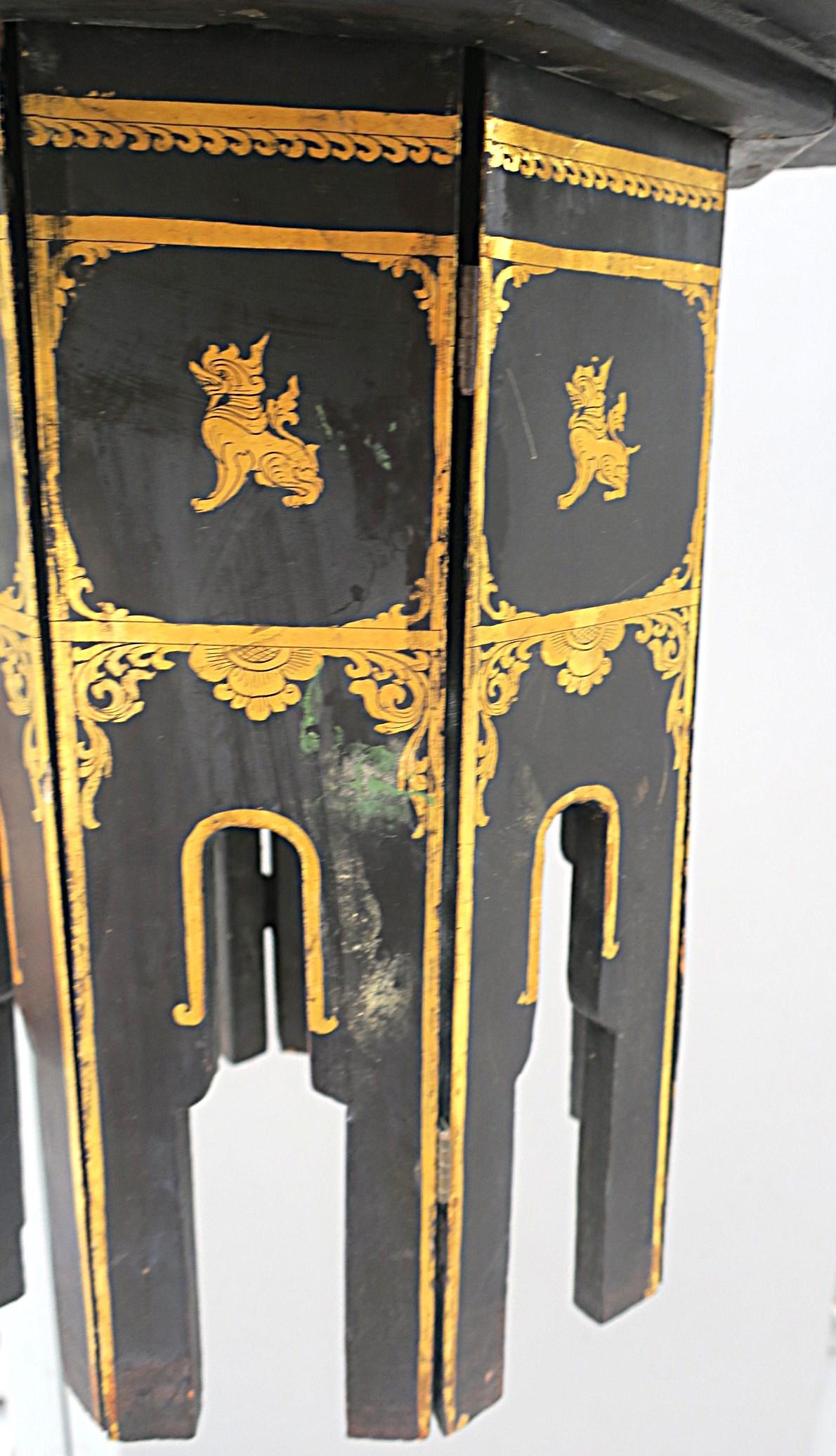 Asian Tabouret Side Table Black and Gold, Burma For Sale 4
