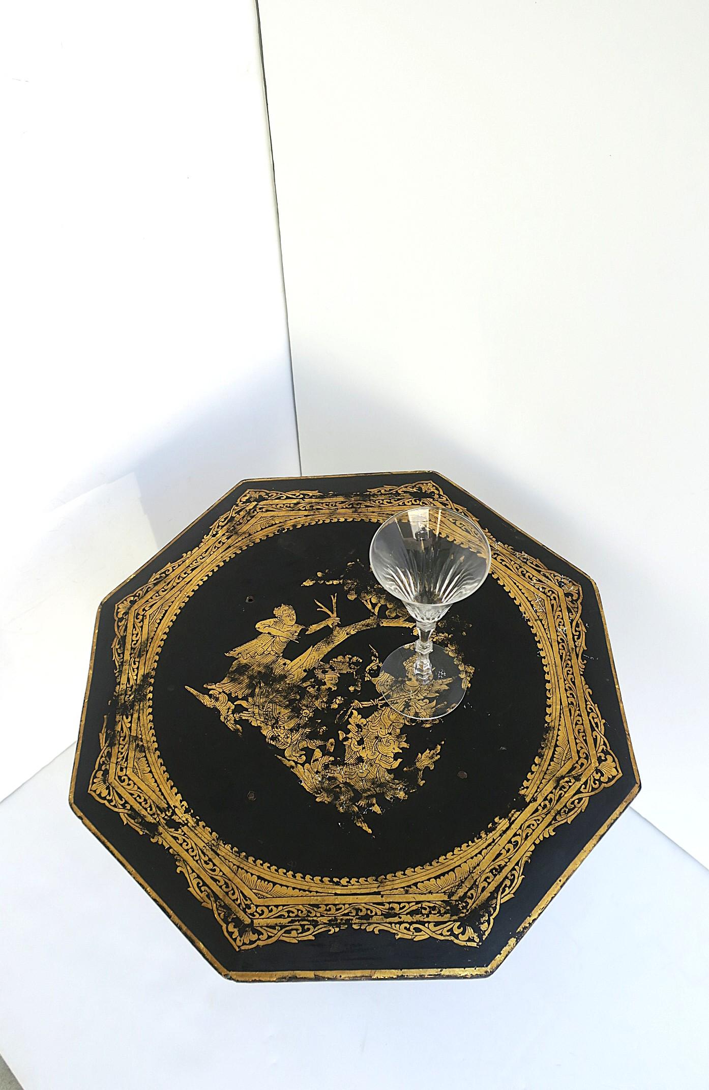 Asian Tabouret Side Table Black and Gold, Burma For Sale 1