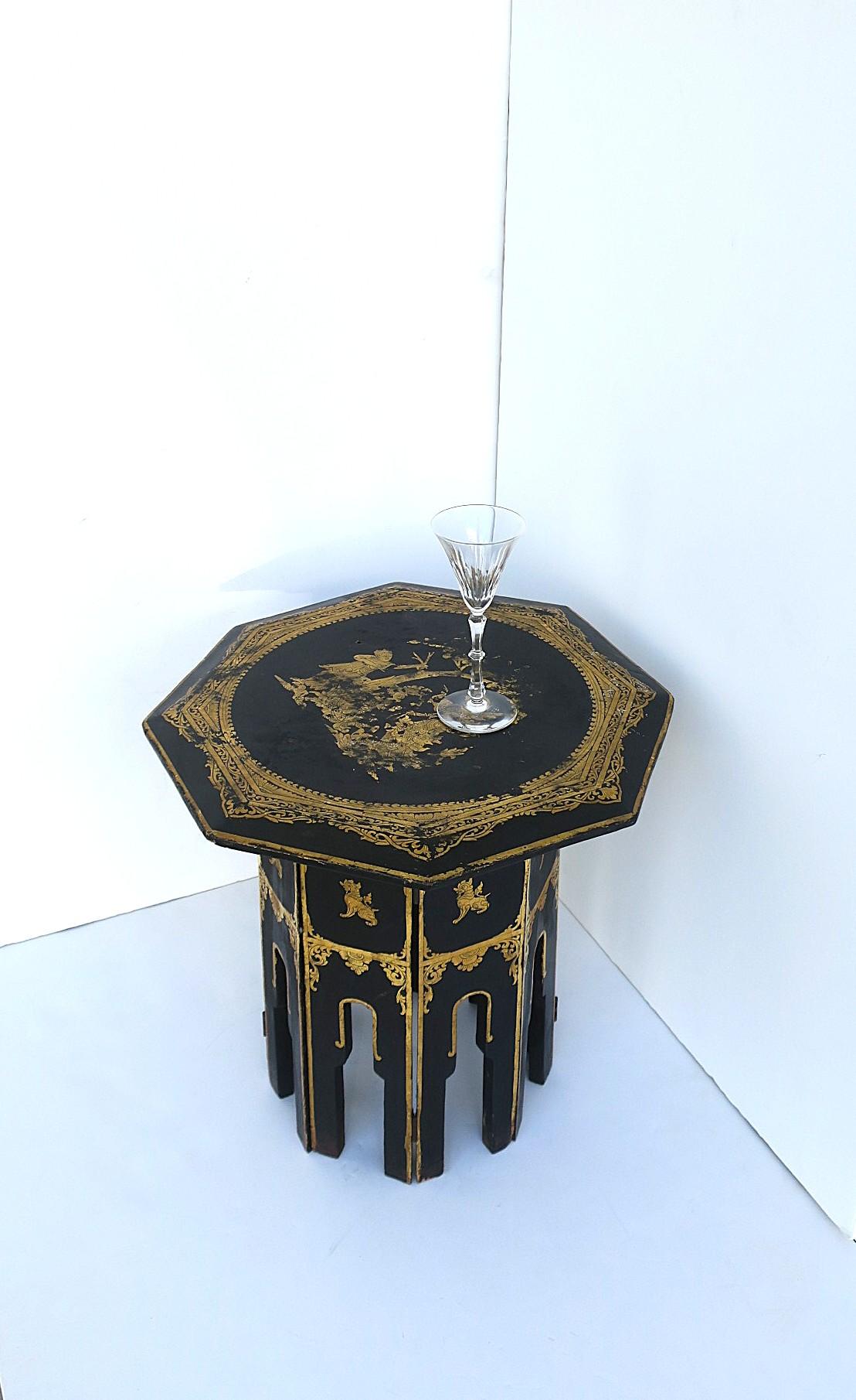 Asian Tabouret Side Table Black and Gold, Burma For Sale 2
