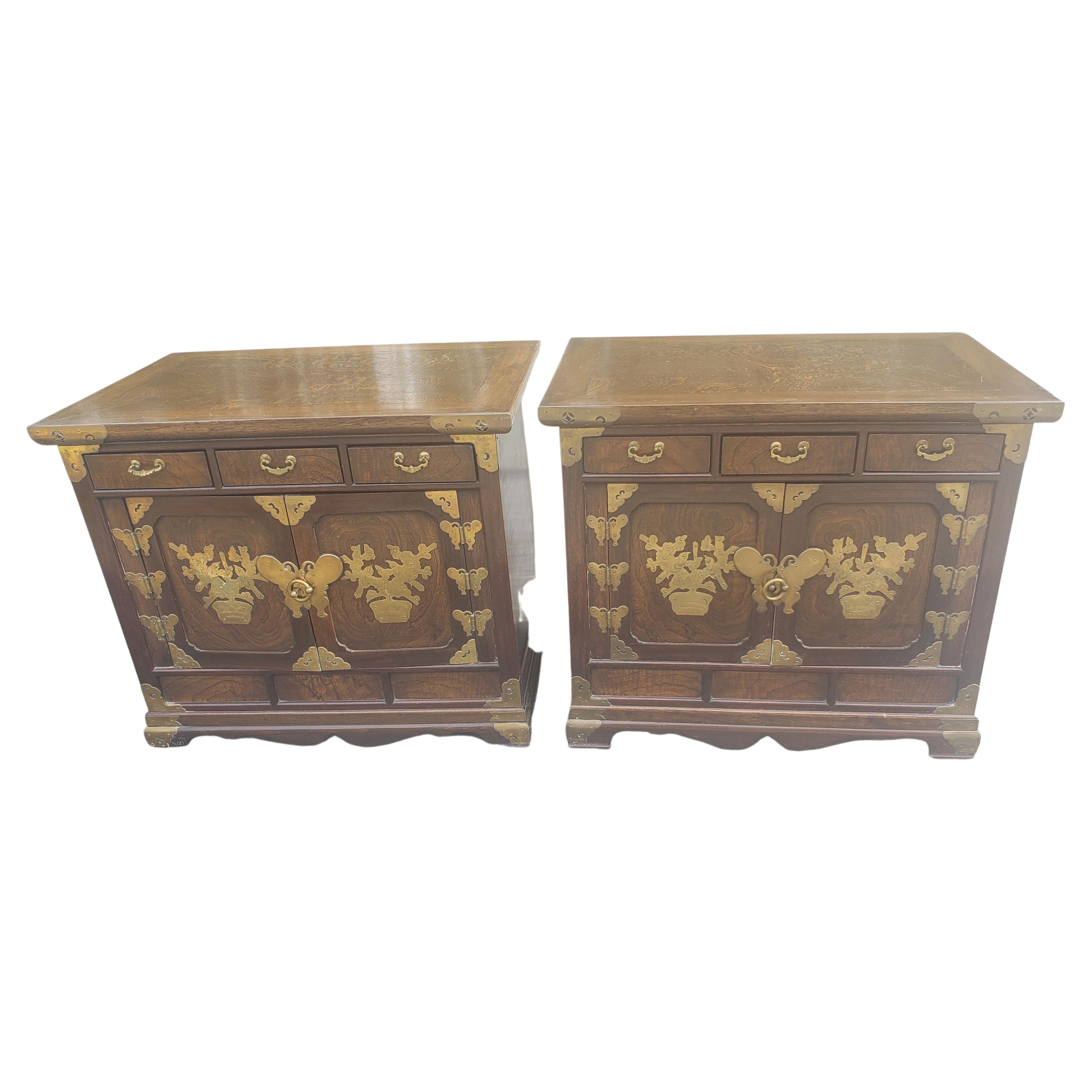 20th Century Asian Tansu Banded Burl Top Side Tables Cabinets, a Pair  For Sale