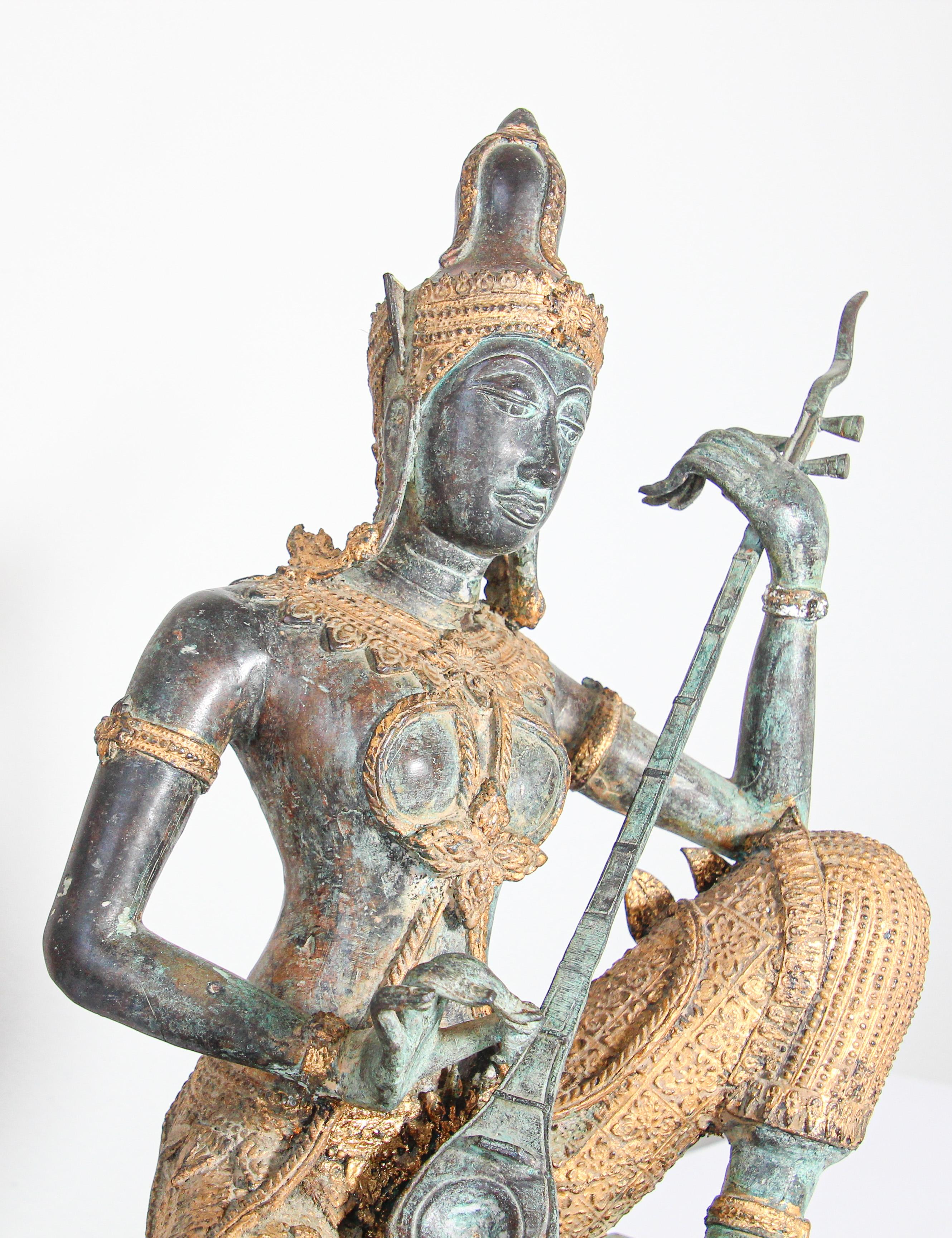 Asian Thai Gilt Vintage Bronze Statue of a Prince Playing Music In Good Condition For Sale In North Hollywood, CA