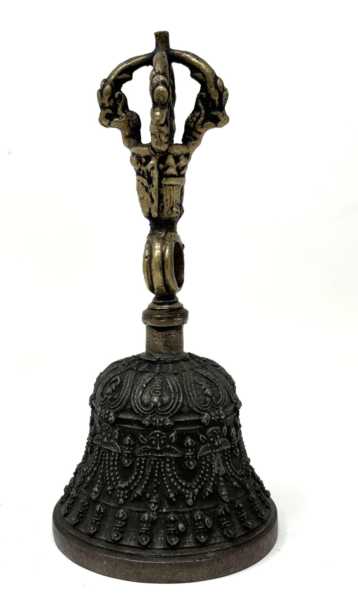 Antique Asian Bronze buddhist bell Tibetan Meditation Prayer Ghanta Bell.
Buddhist Tibetan Meditation Prayer Bell.
A Bronze ritual bell 