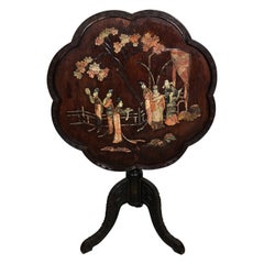 Table asiatique à plateau basculant