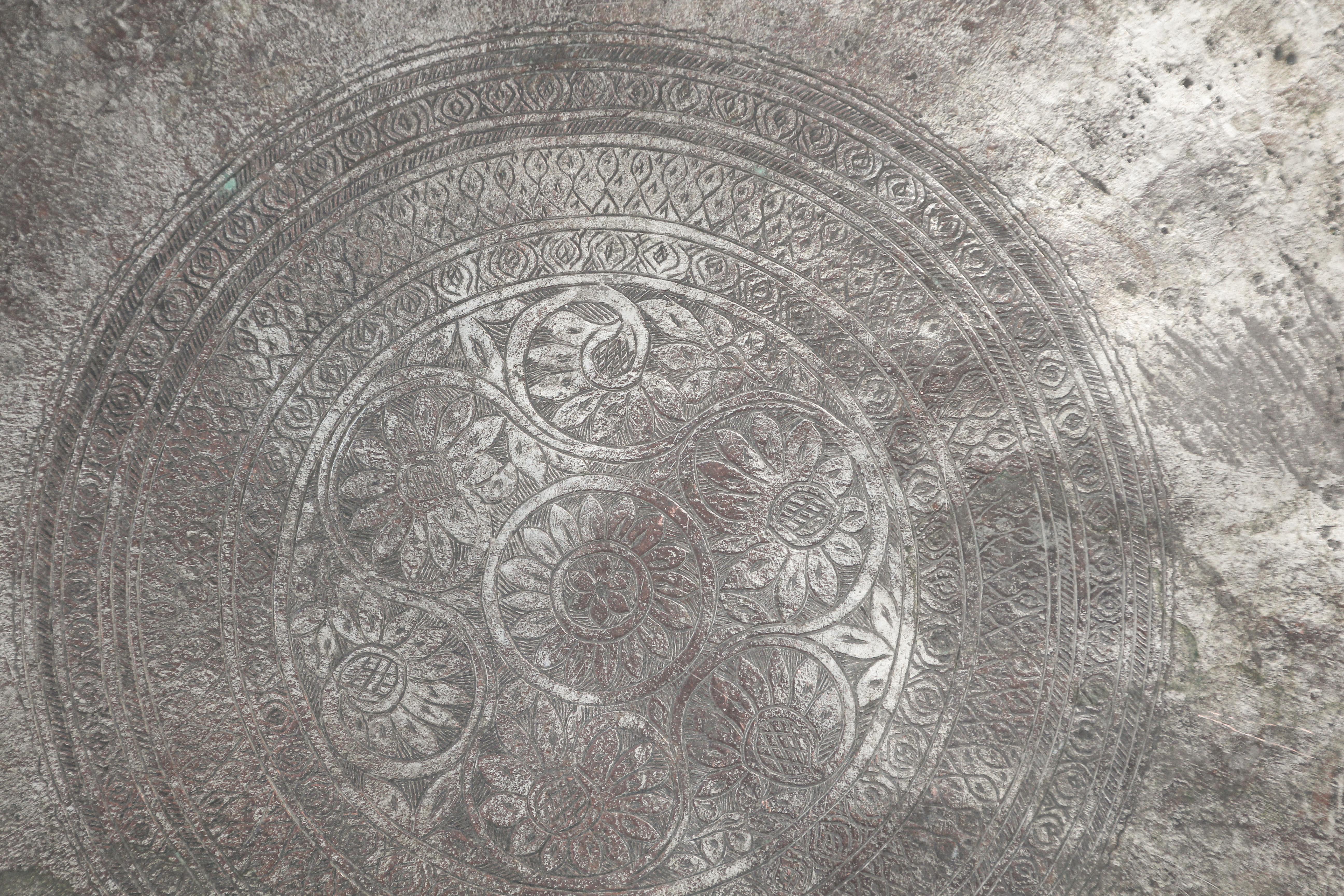 Asian Turkish Tin Copper Round Decorative Tray In Good Condition In North Hollywood, CA