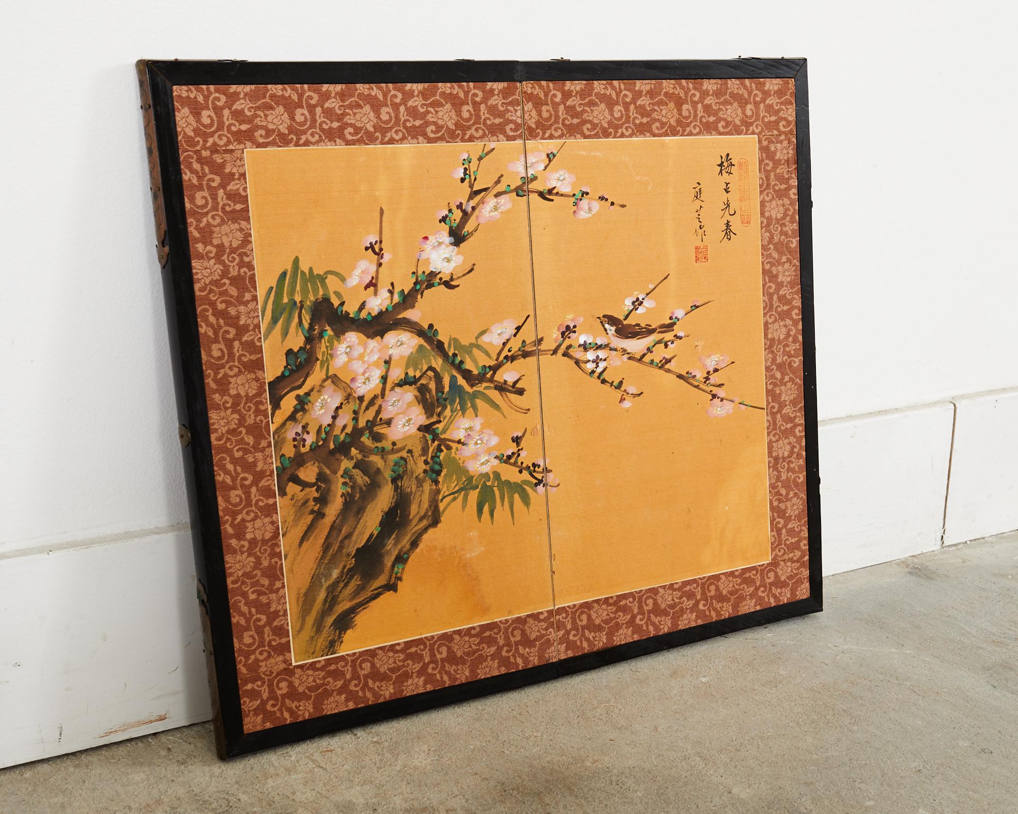 Asiatischer Tisch mit zwei Tafeln und Raumteiler, Prunus mit Vogelblumenmuster im Angebot 2