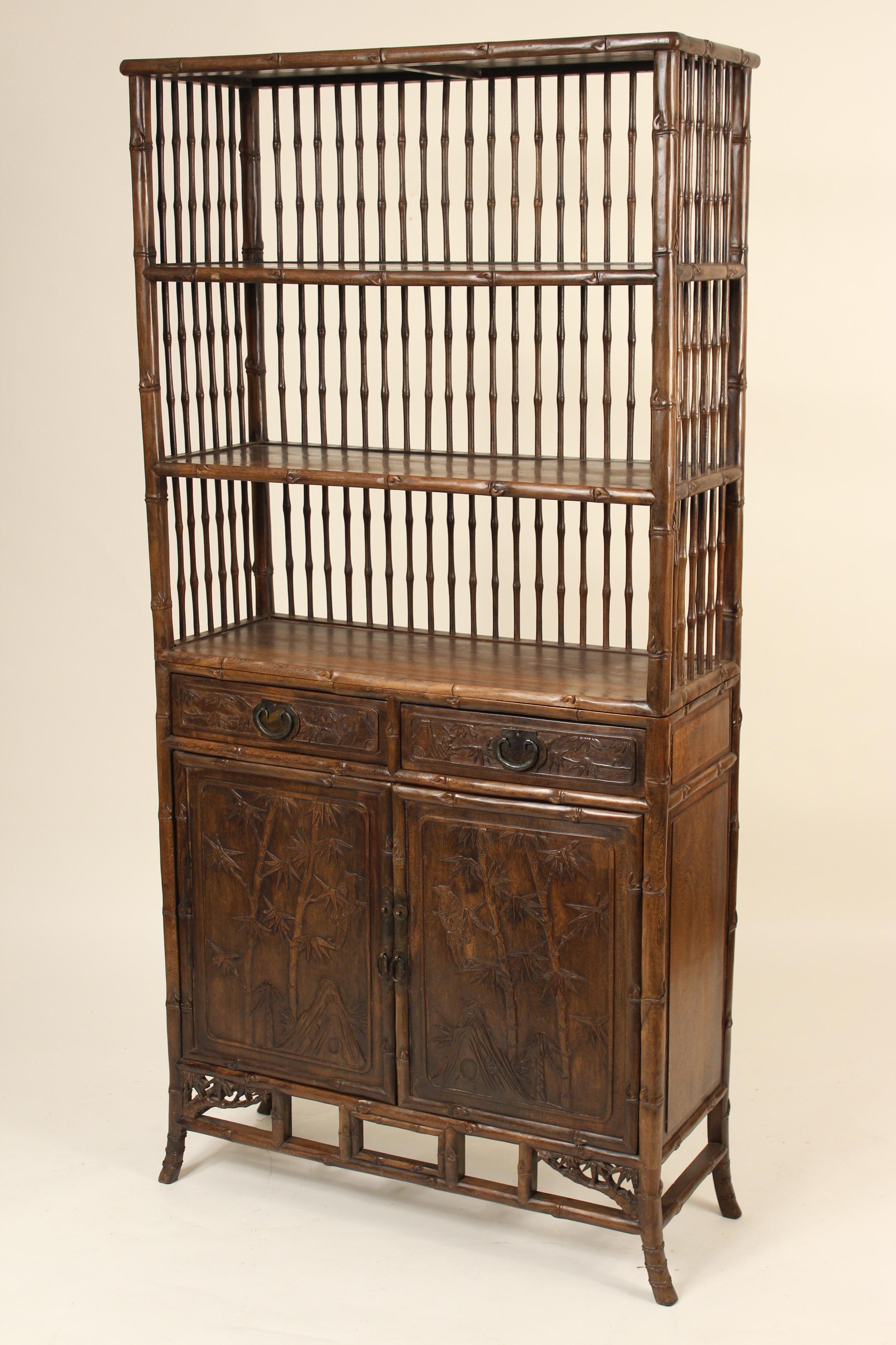 Asian Two-Part Bookcase (Chinesischer Export)