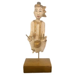 Sculpture de musicien birman antique sculptée en bois asiatique