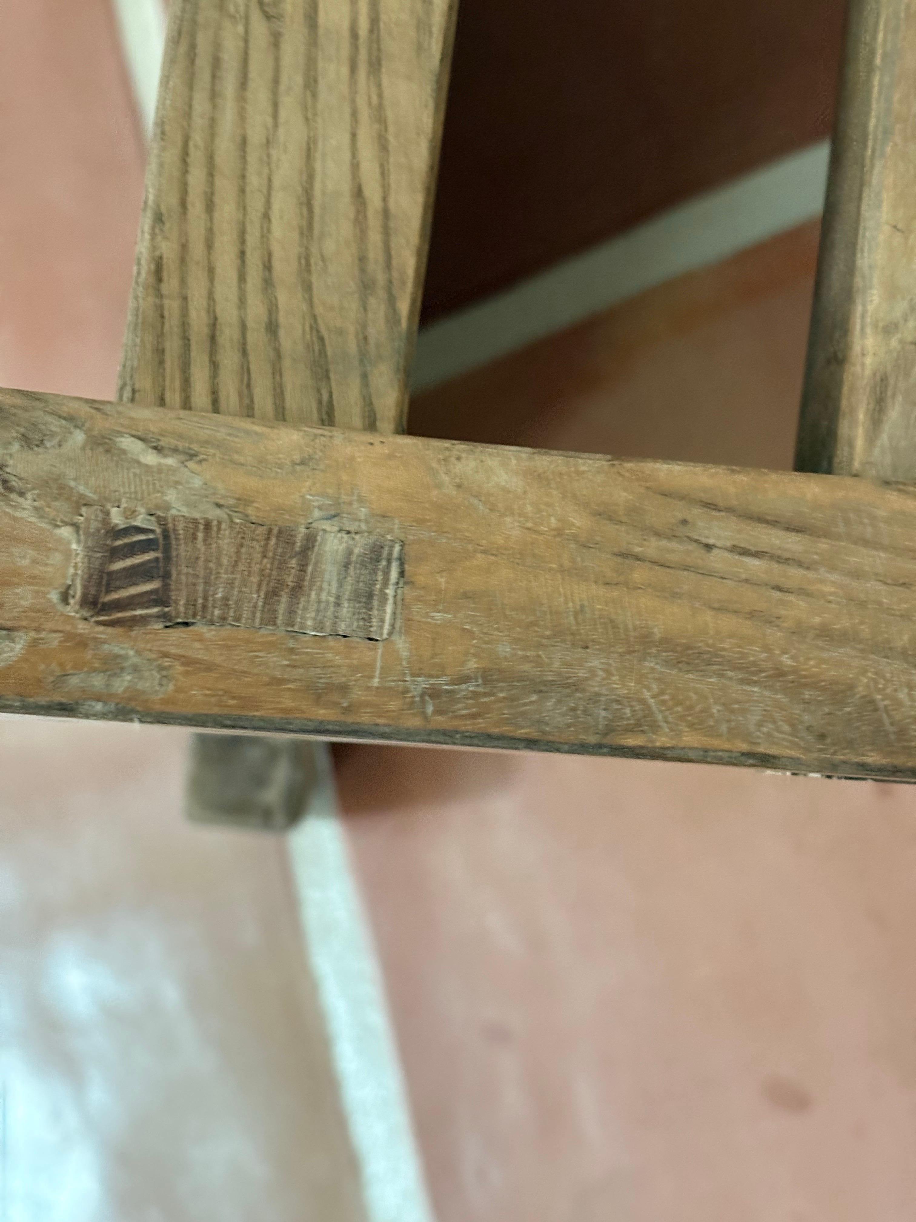 Asiatisches Holz kleiner Beistellstuhl im Zustand „Gut“ im Angebot in Winnetka, IL