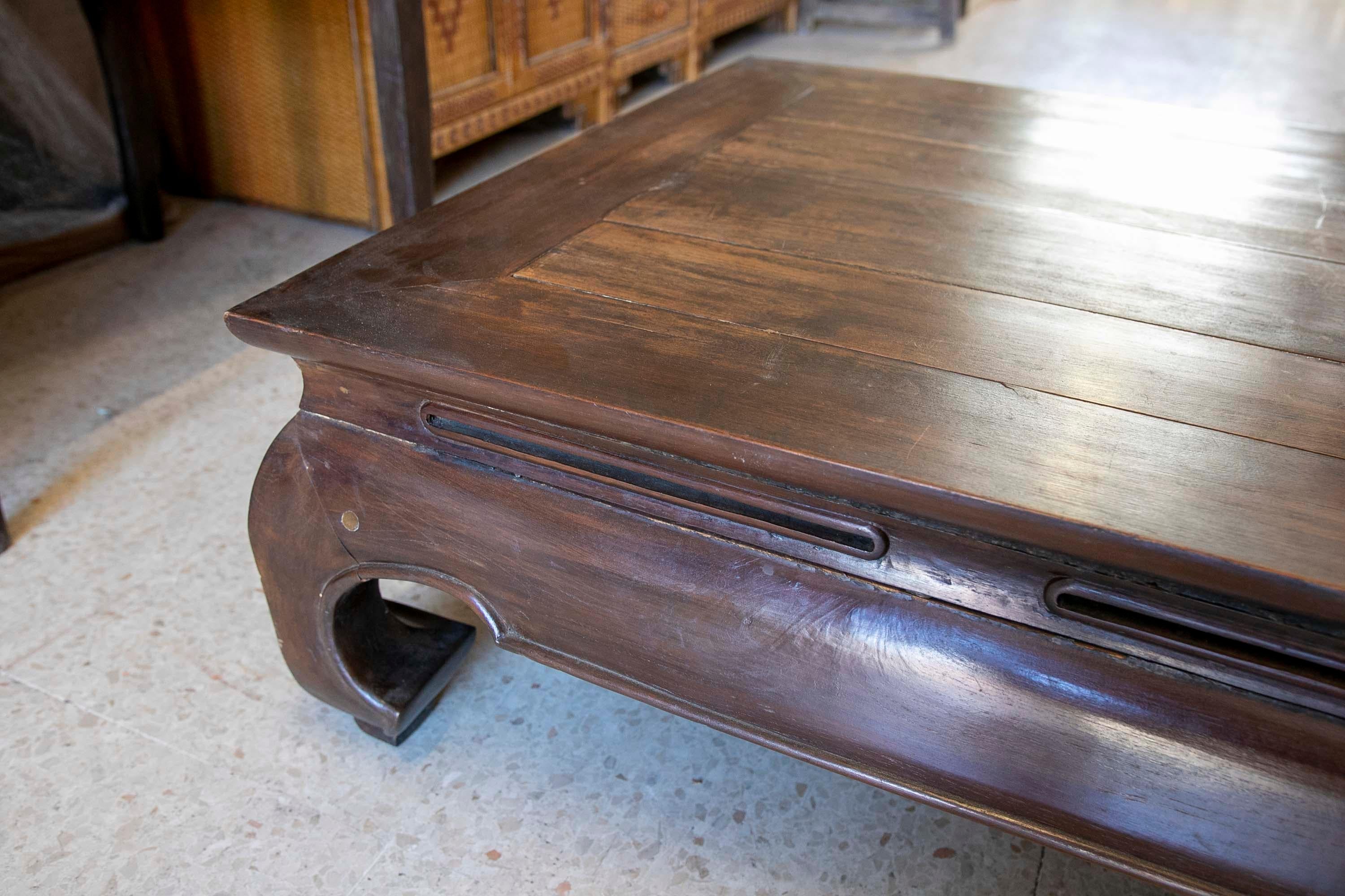 Asian Wooden Coffee Table with Turtle-Shaped Legs For Sale 10