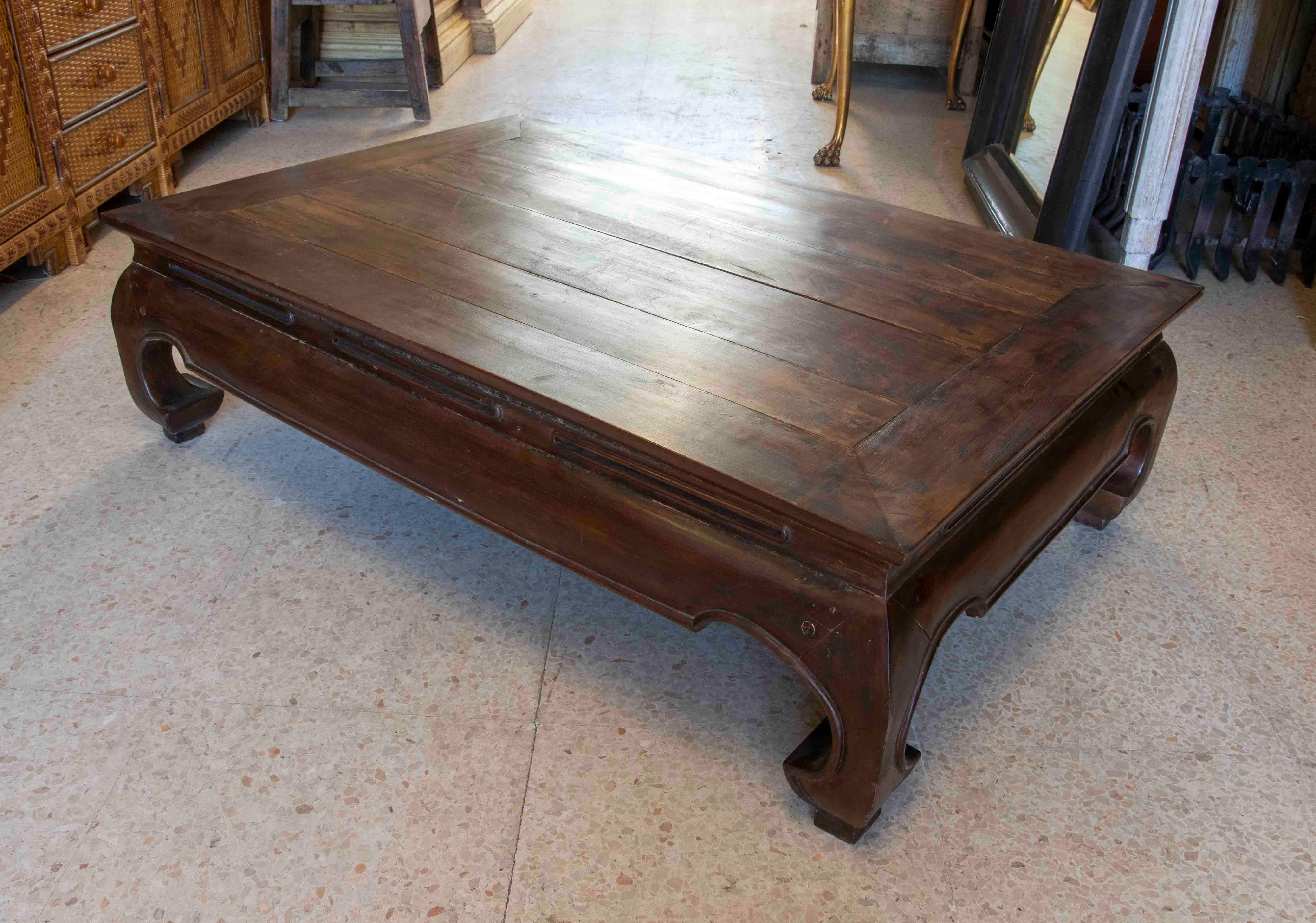 17th Century Asian Wooden Coffee Table with Turtle-Shaped Legs For Sale