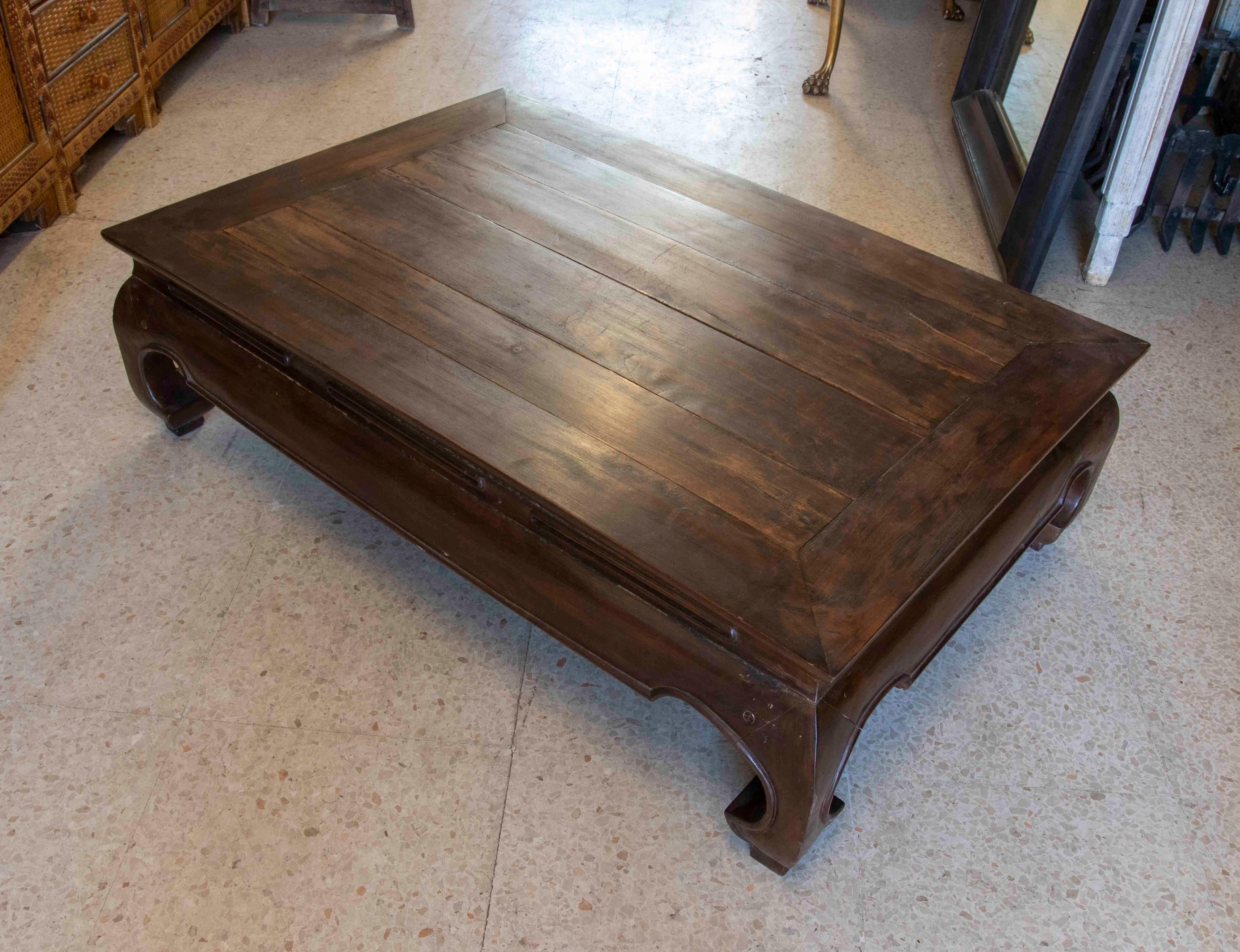 Asian Wooden Coffee Table with Turtle-Shaped Legs For Sale 1