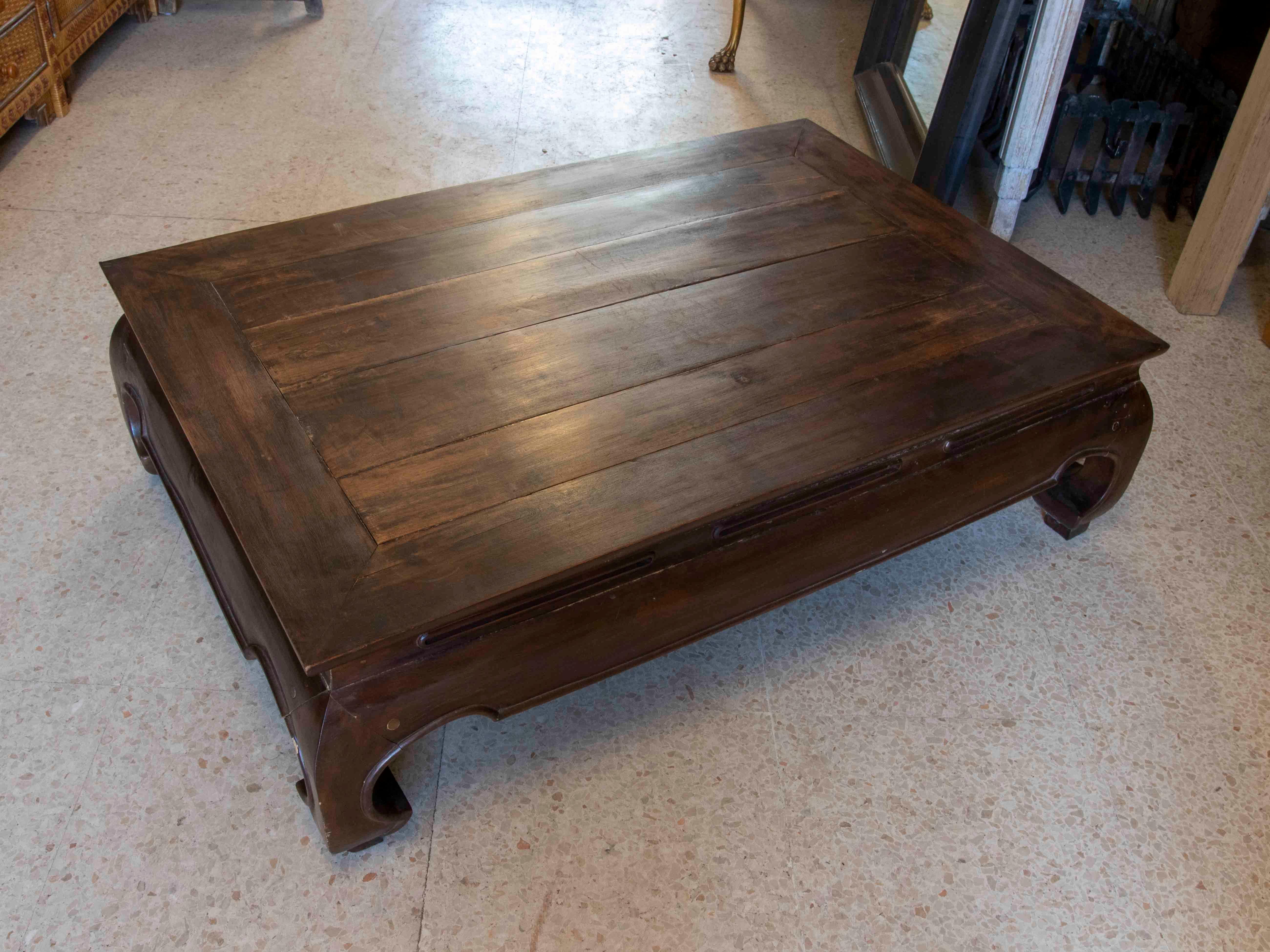 Asian Wooden Coffee Table with Turtle-Shaped Legs For Sale 2