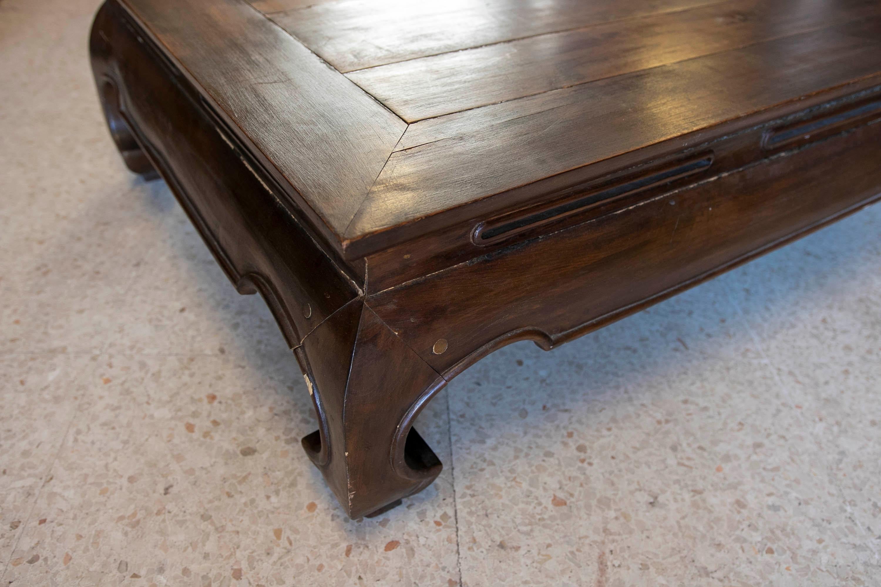 Asian Wooden Coffee Table with Turtle-Shaped Legs For Sale 3