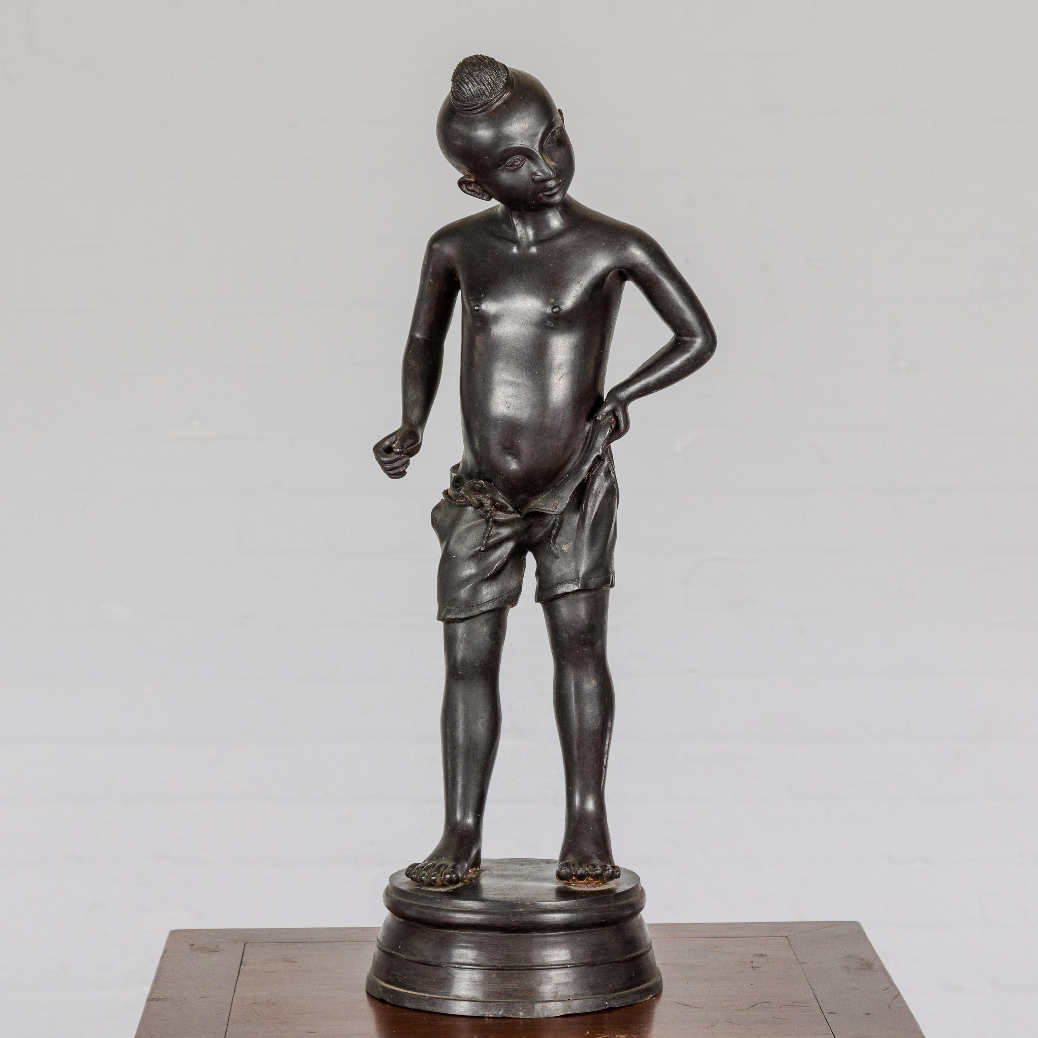 Moulage Statue de table en bronze d'inspiration asiatique, patine foncée en vente