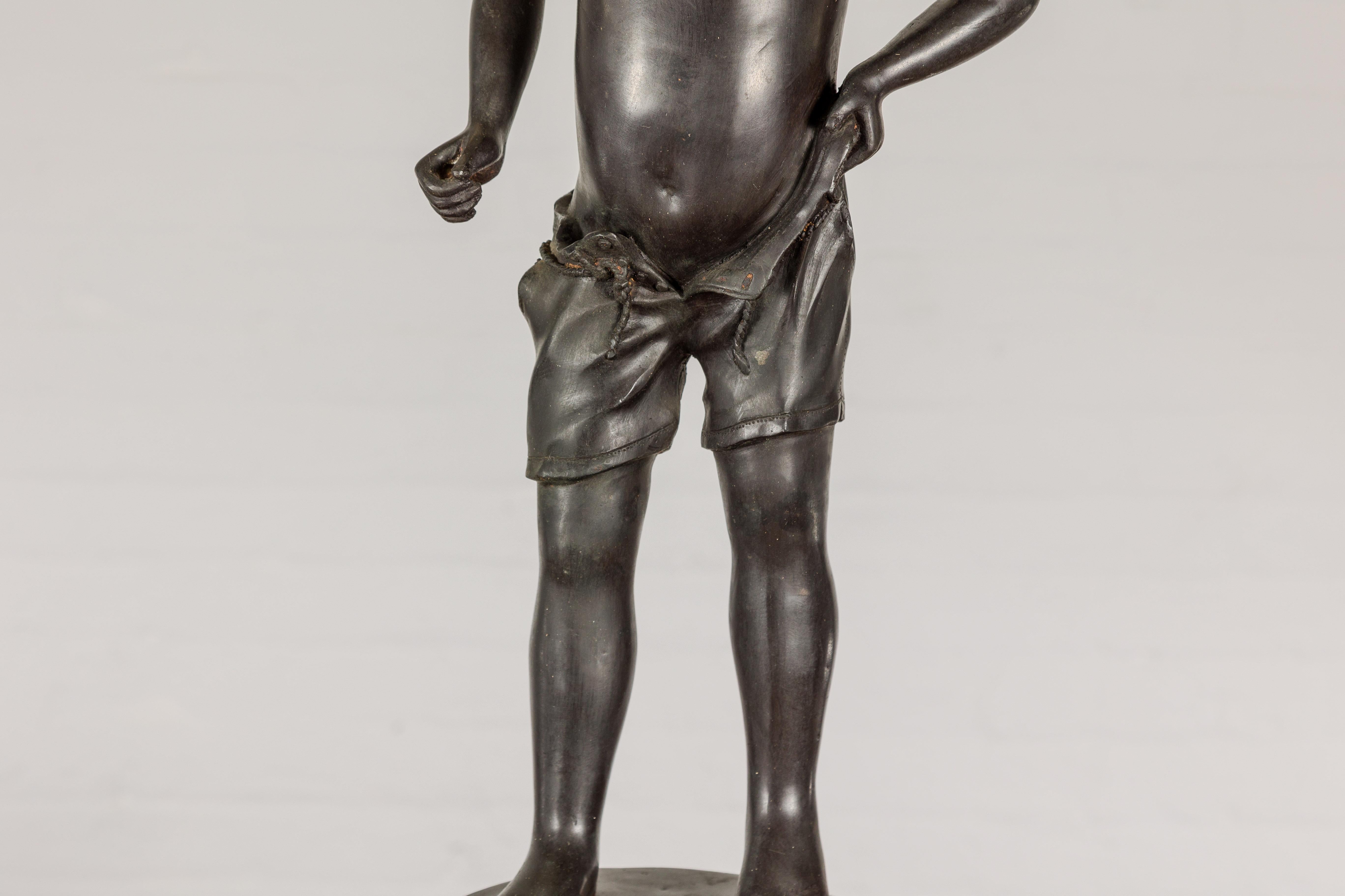 Statue de table en bronze d'inspiration asiatique, patine foncée en vente 1