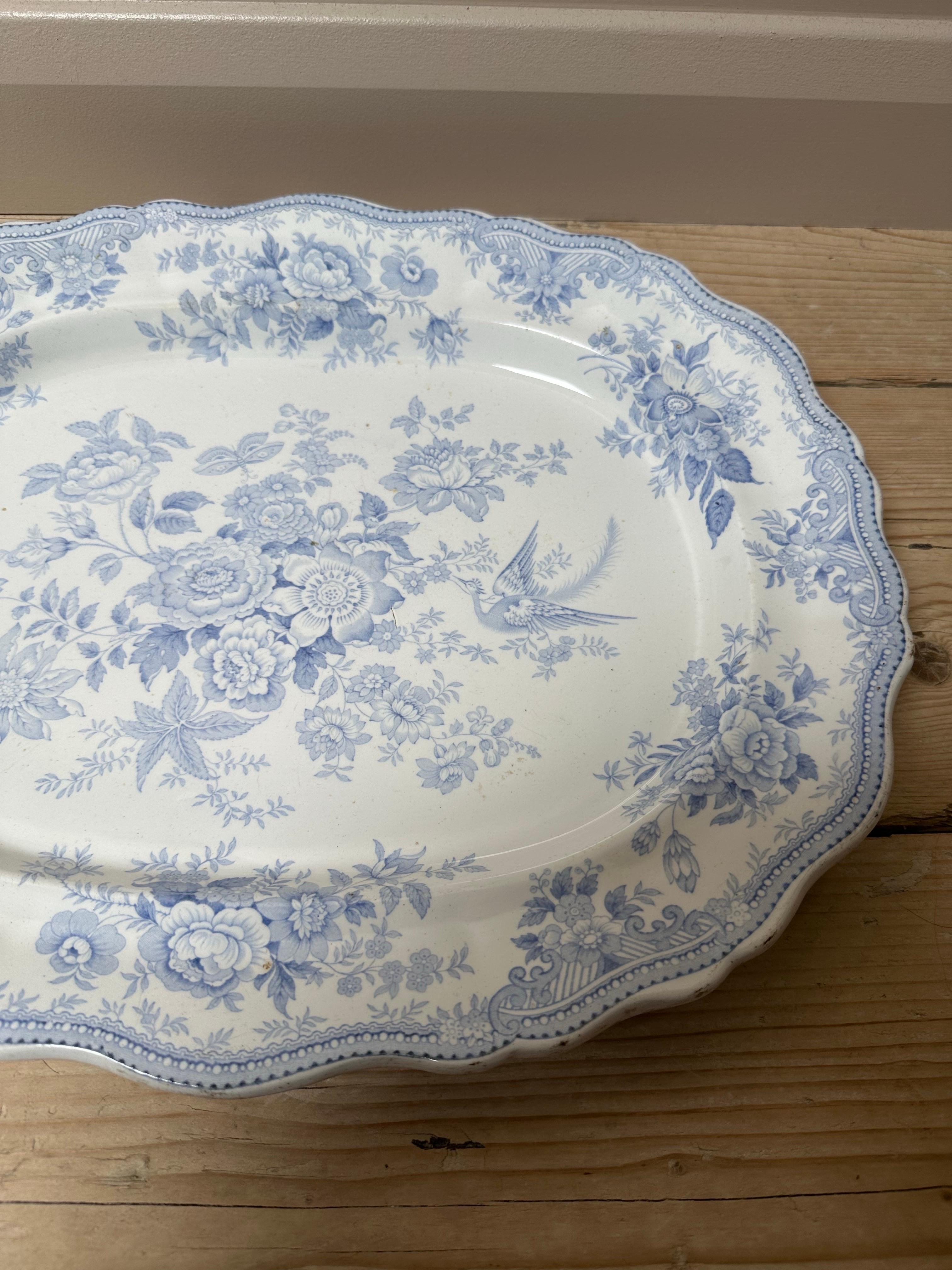 Grand plat festonné bleu et blanc en forme de faisan asiatique, par Booths, vers 1872 en vente 7