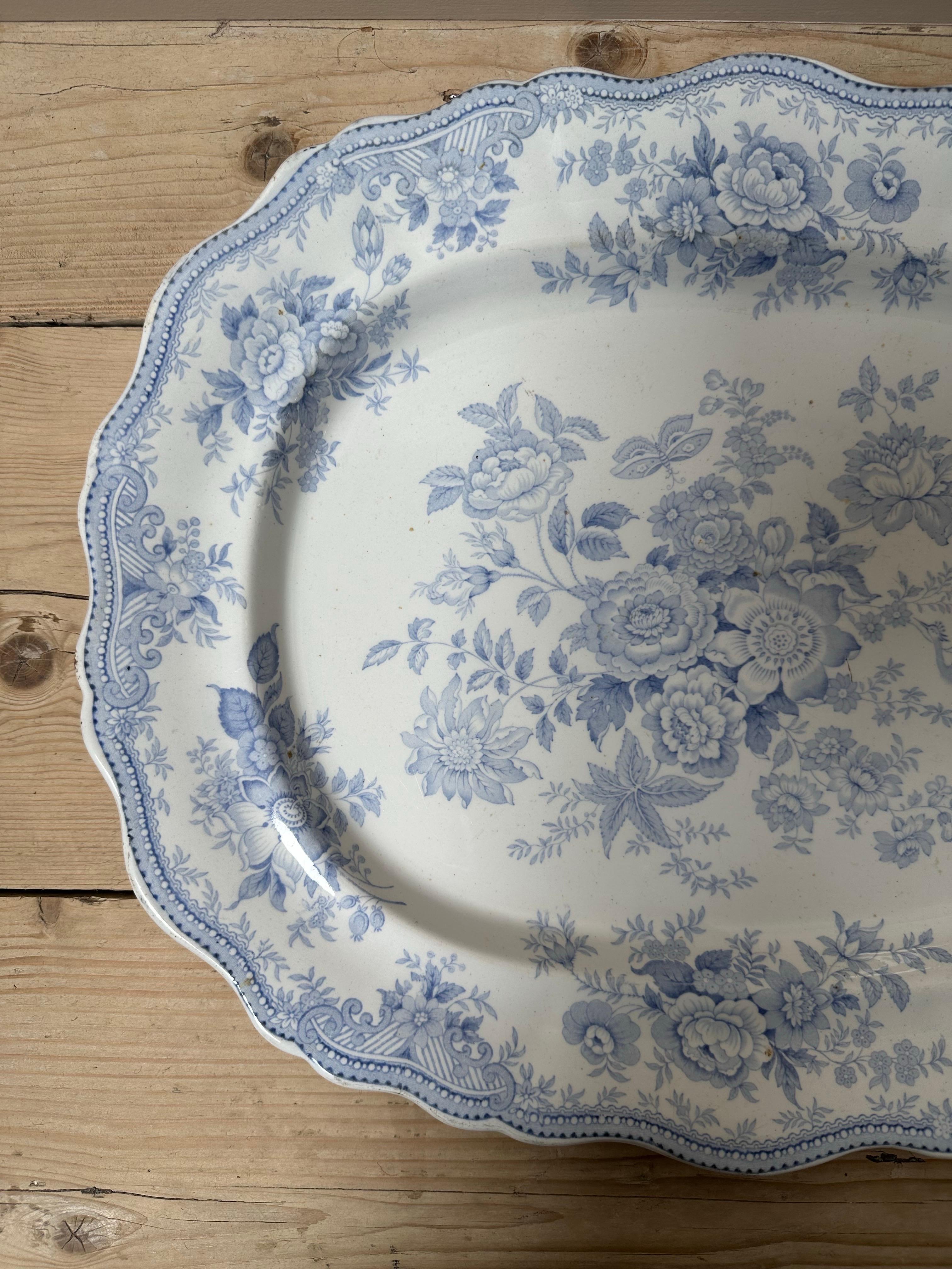 Grand plat festonné bleu et blanc en forme de faisan asiatique, par Booths, vers 1872 en vente 12