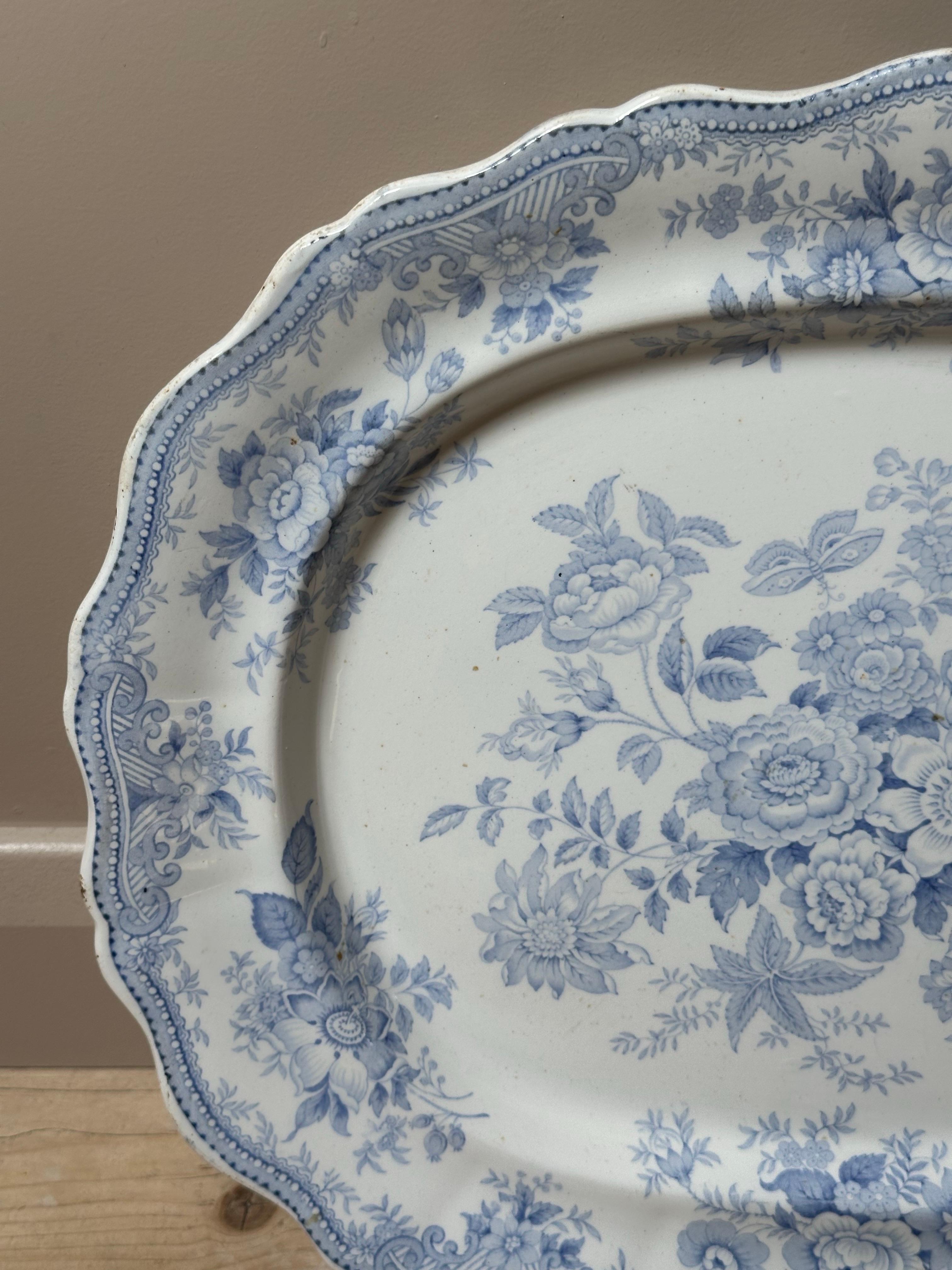Grand plat festonné bleu et blanc en forme de faisan asiatique, par Booths, vers 1872 en vente 4