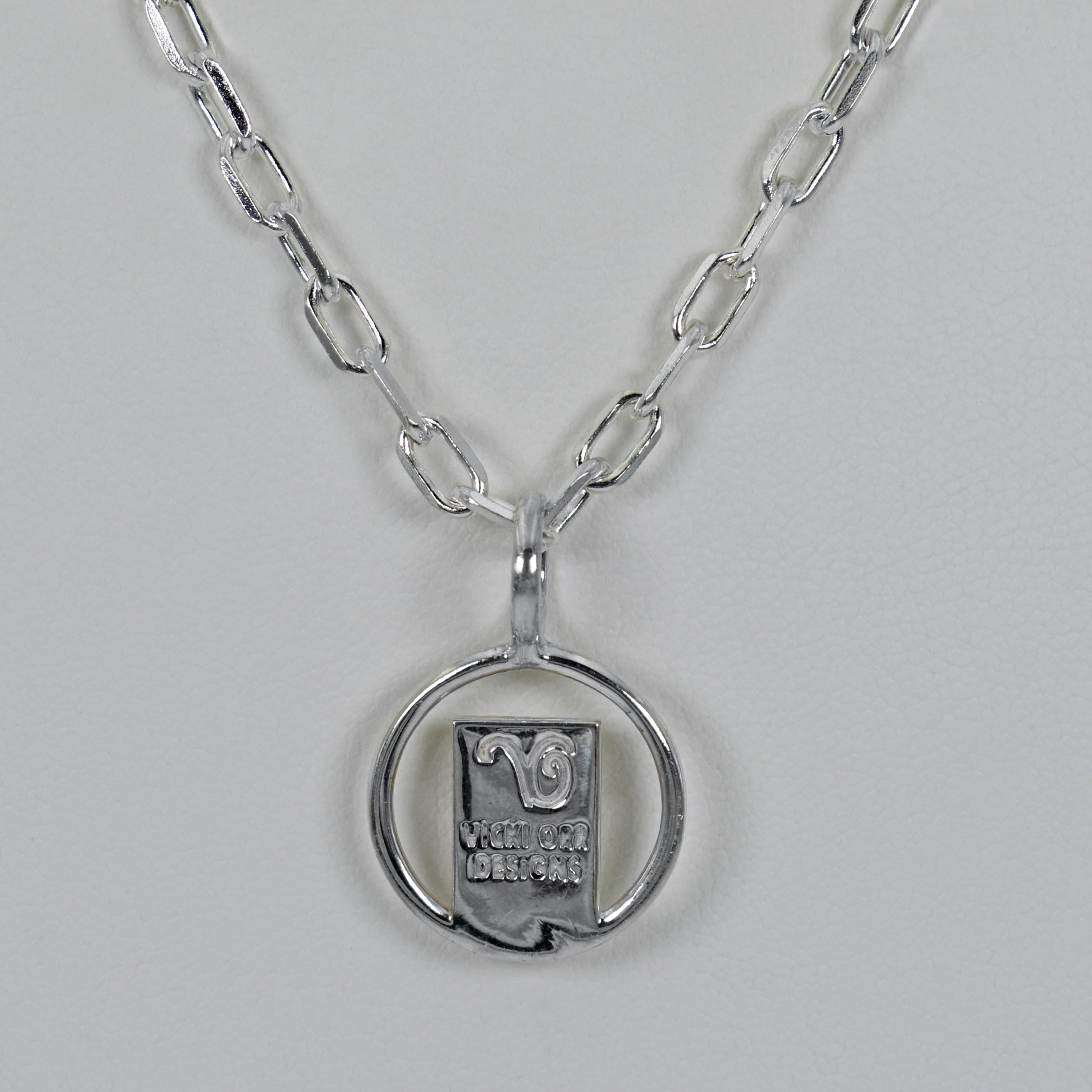 Contemporaneo Chiedi, cerca, bussa, storie in cerchio Collana con ciondolo in argento sterling in vendita