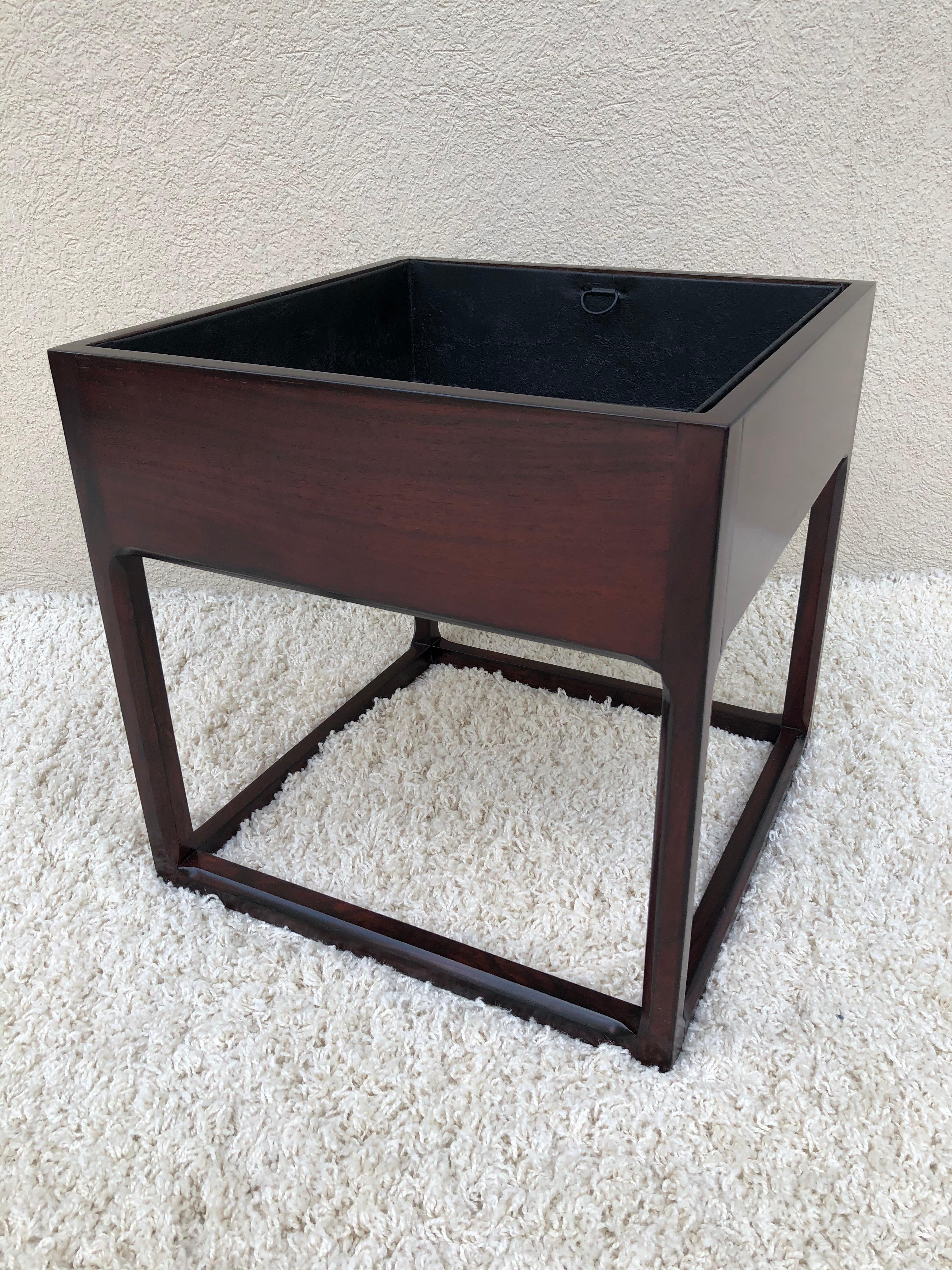 Asked Kjersgaard Danish Rosewood Mid-Century Modernist Planter In Good Condition For Sale In Westport, CT