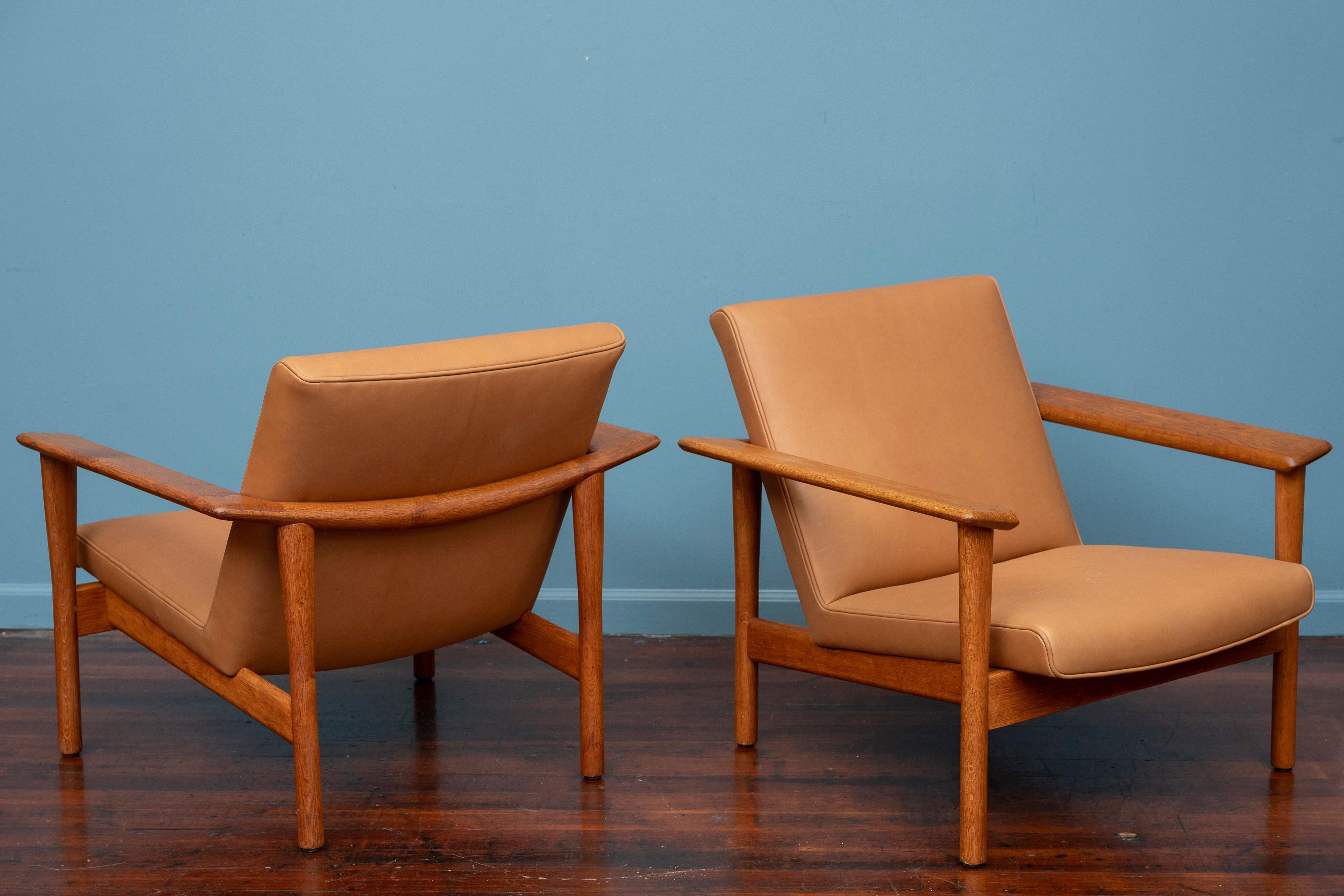 Askel Bender Madsen & Ejner Larsen Lounge Chairs for Willy Beck For Sale 1