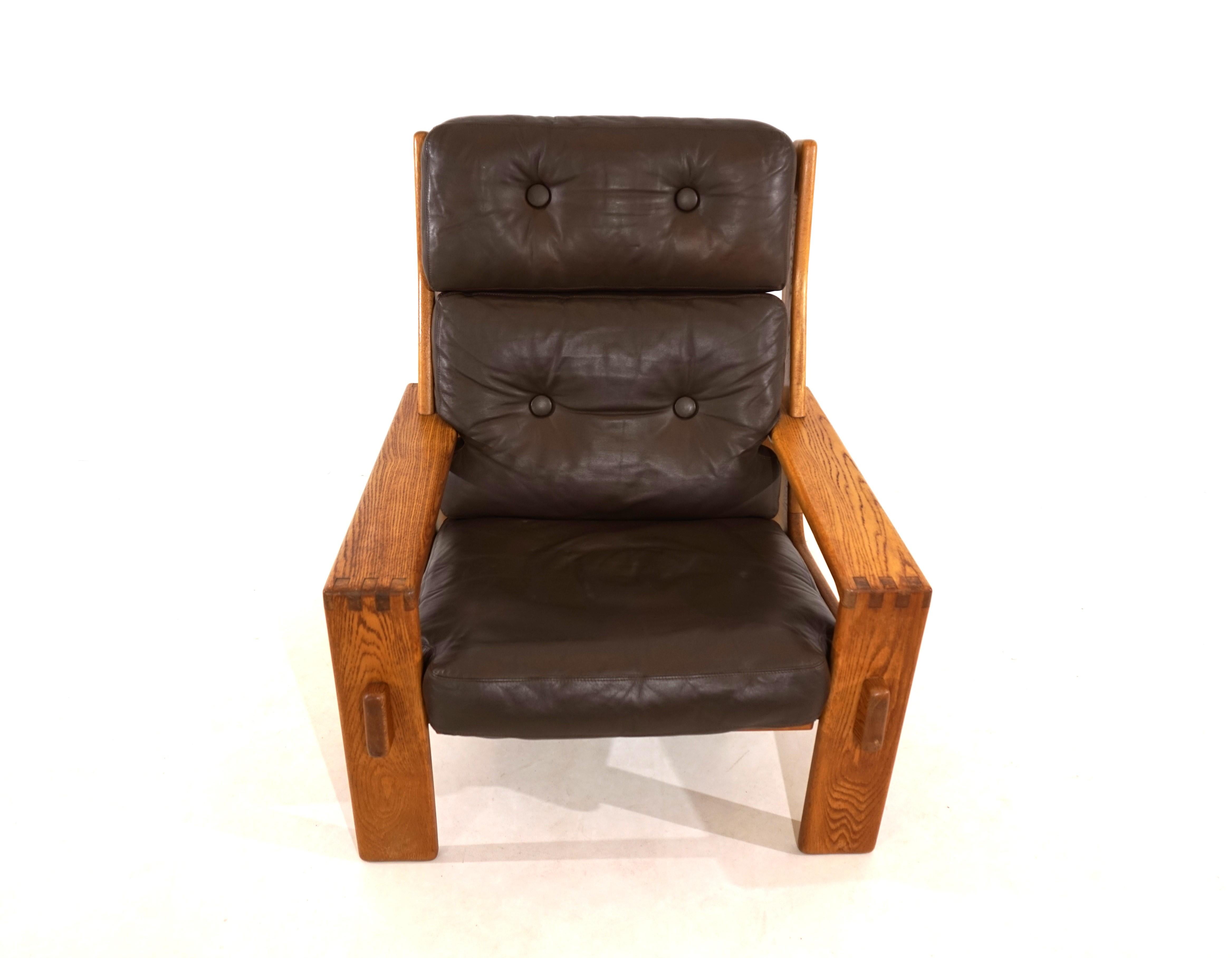 Asko Bonanza brown high-back leather armchair by Esko Pajamies For Sale 5