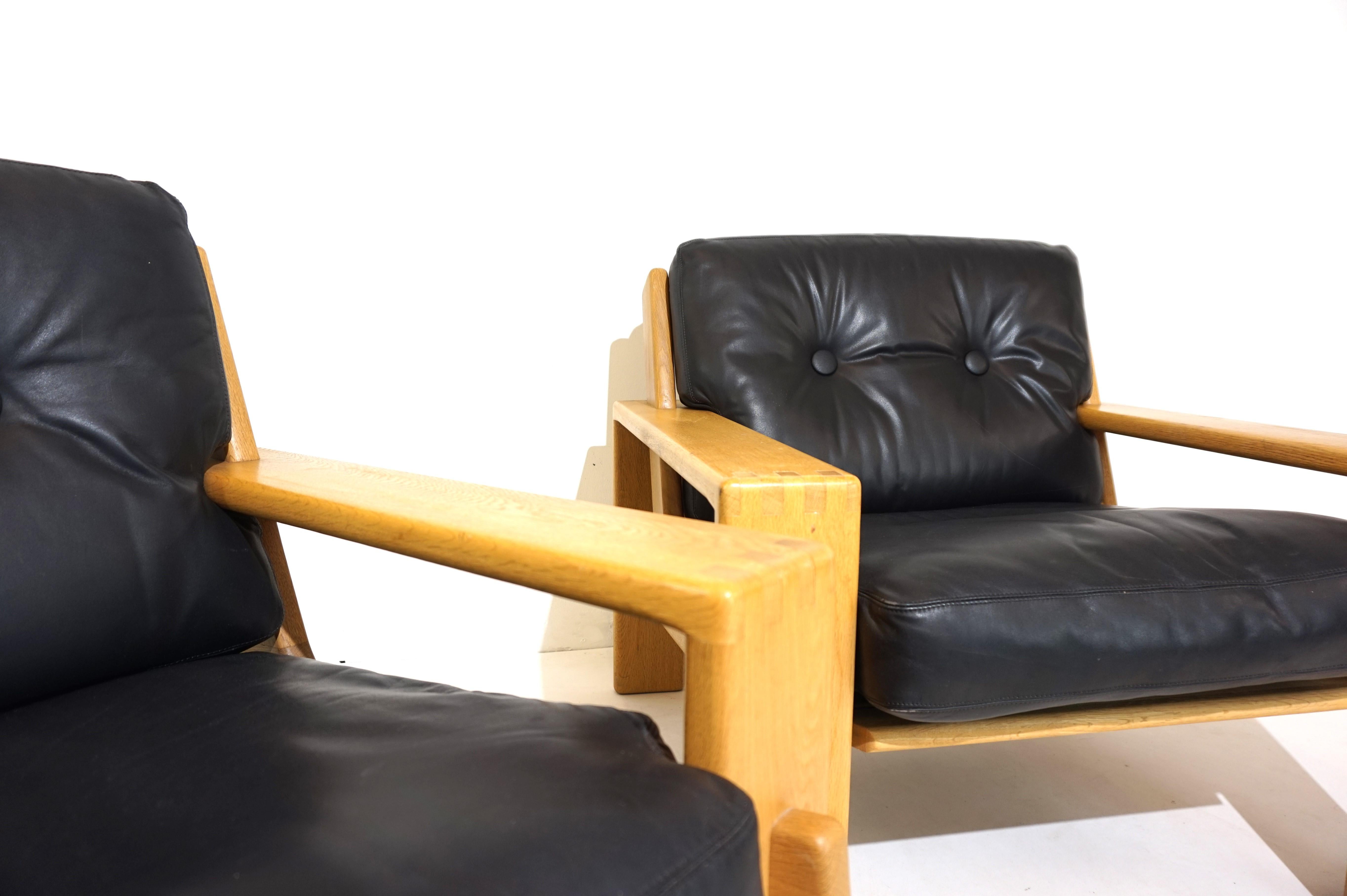 Asko Bonanza set of 2 black leather armchairs from Esko Pajamies In Good Condition For Sale In Ludwigslust, DE