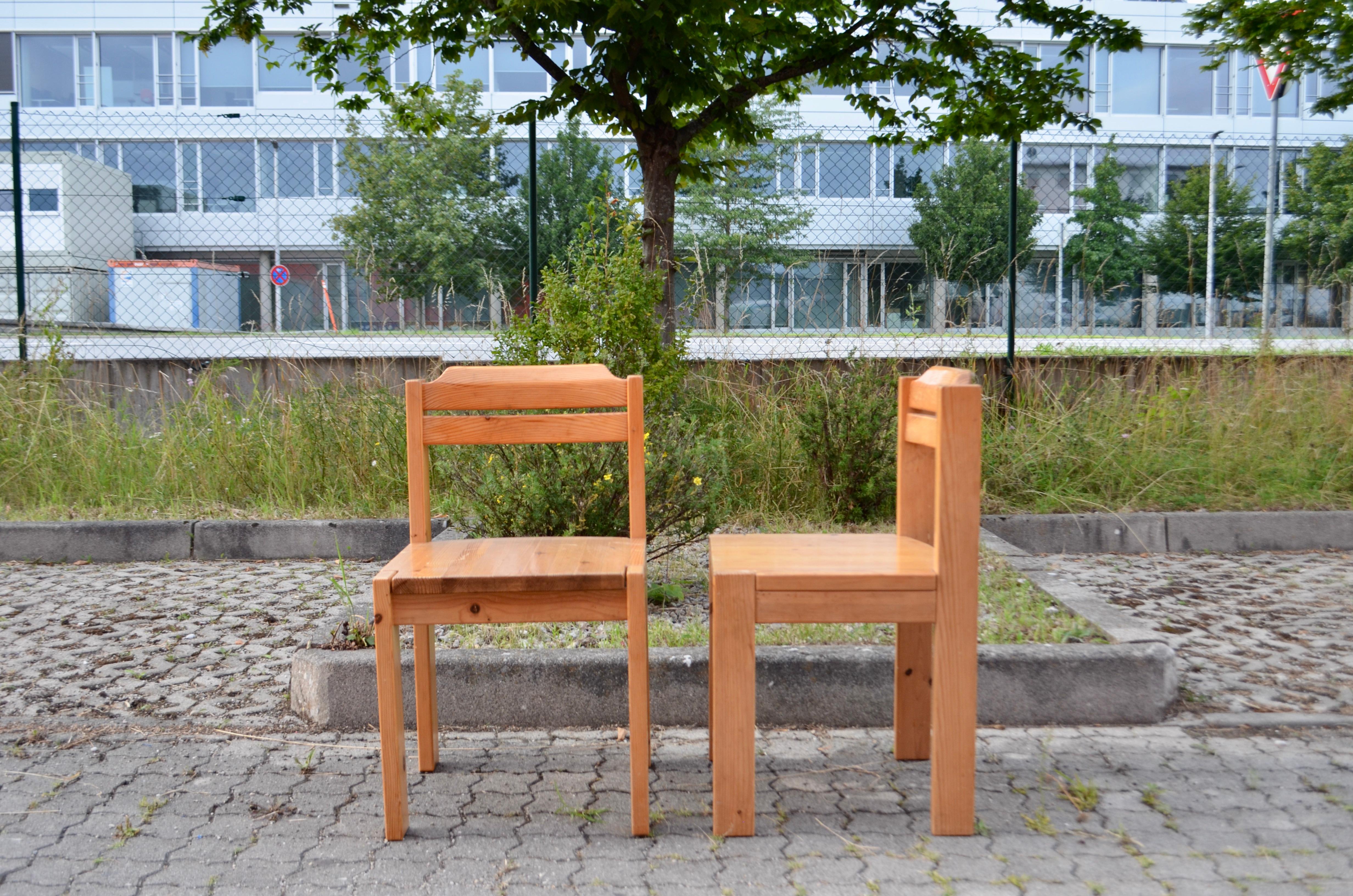 Esszimmerstuhl ASKO aus skandinavischem Kiefernholz Ilmari Tapiovaara, 4er-Set im Angebot 3