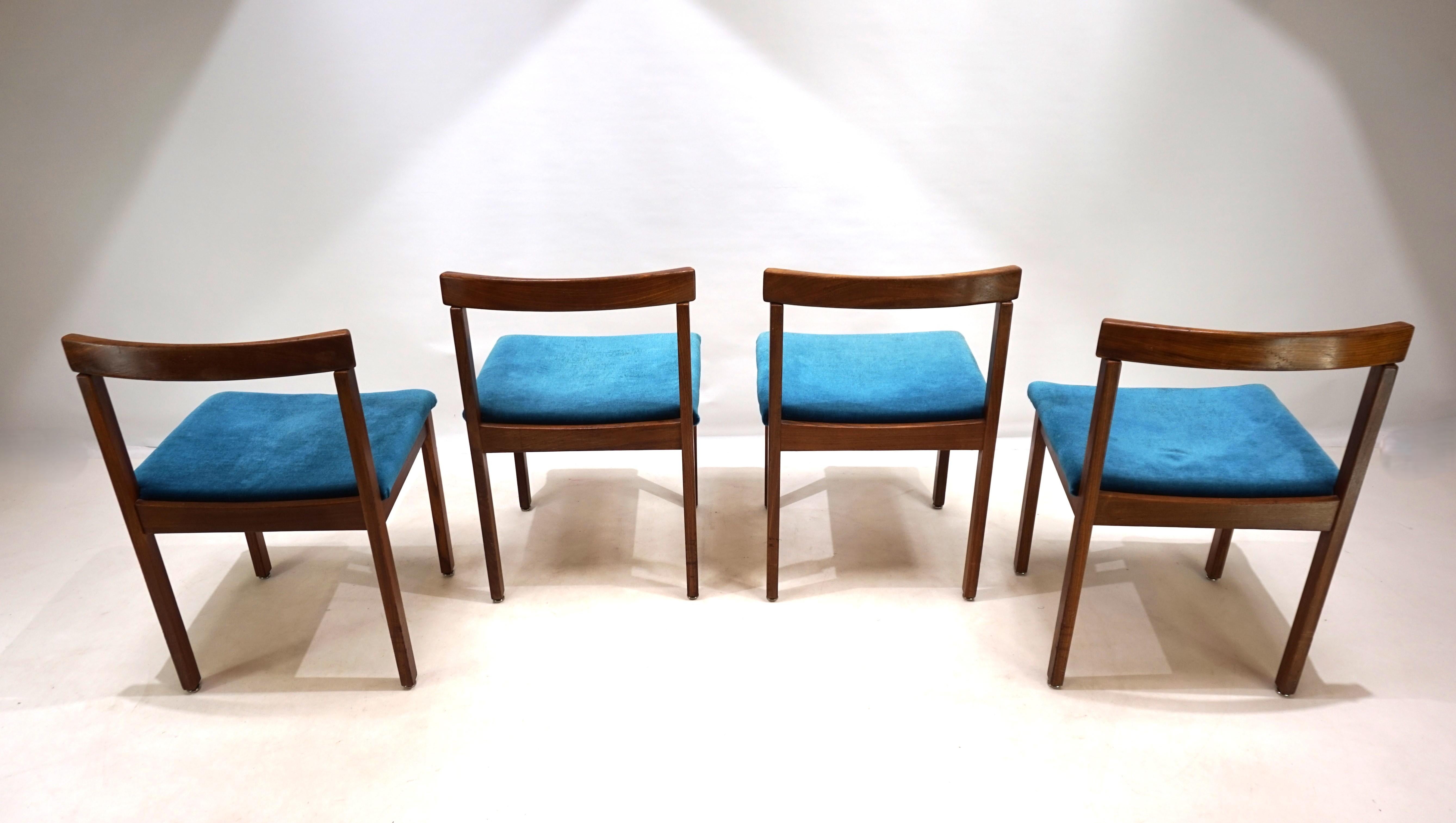Set aus 4 Tectonia-Esszimmerstühlen von Jussi Peippo, Asko Finnland, 1960 (Stoff) im Angebot