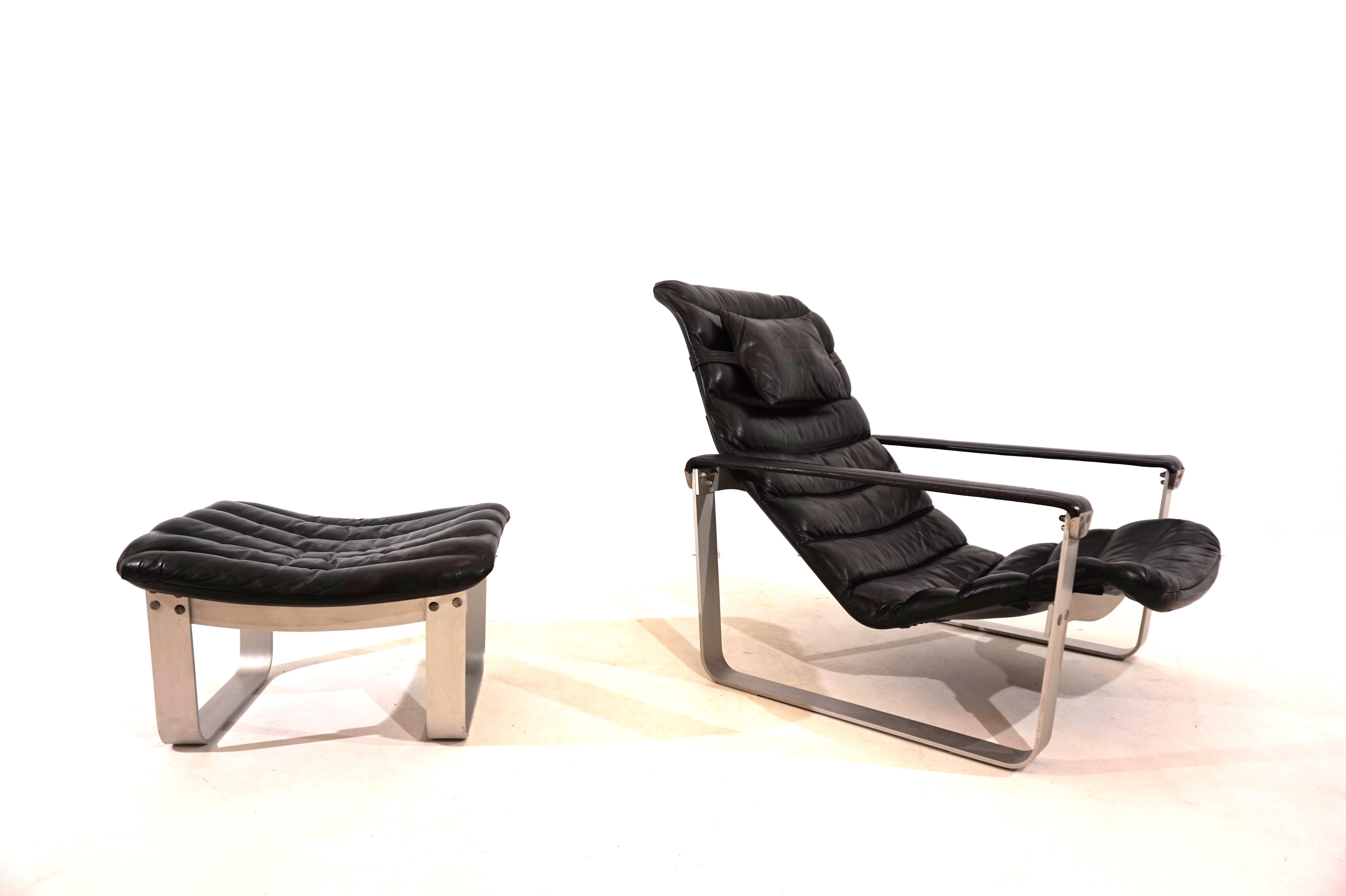 Asko Pulkka leather armchair with ottoman by Ilmari Lappalainen For Sale 11