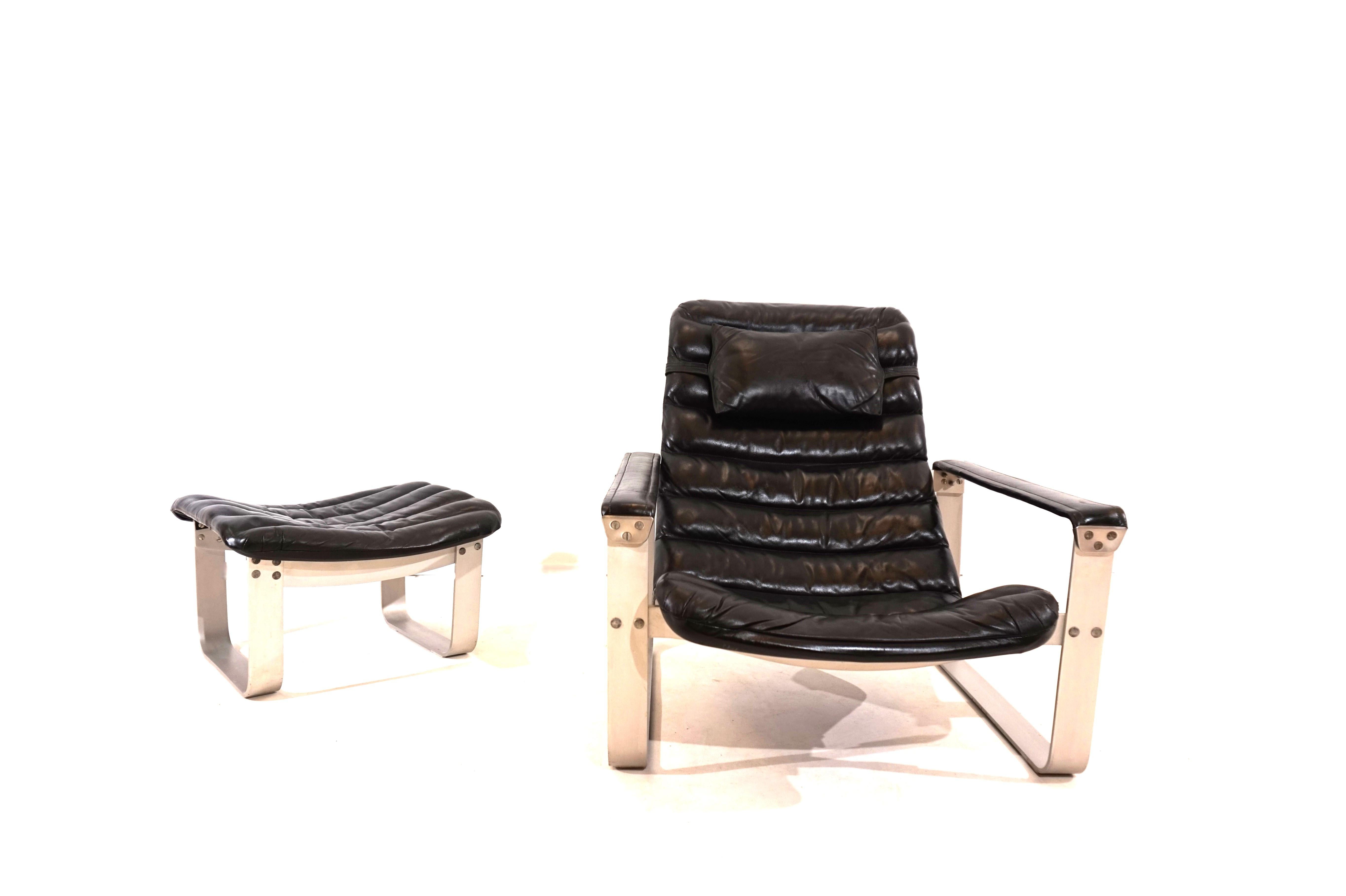 Asko Pulkka leather armchair with ottoman by Ilmari Lappalainen For Sale 2