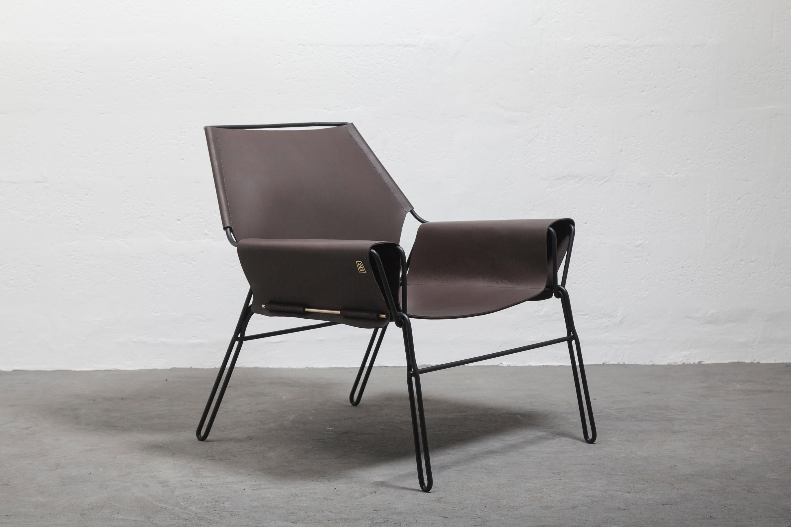 Perfidia_02 Lounge Chair Brown by ALEJANDRO MOYANO

L 30.5