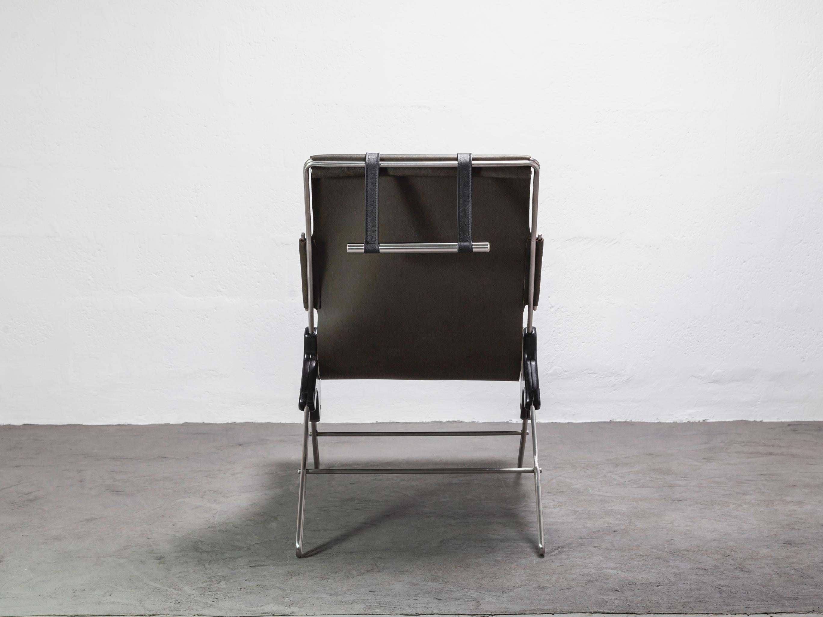 PERFIDIA_01 Olivo Thick Leather Sling Lounge Chair in Stainless Steel by ANDEAN In New Condition For Sale In Quito, EC