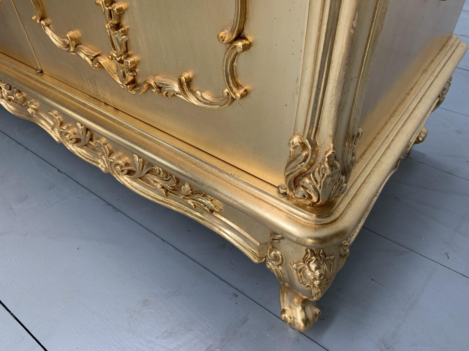 Hand-Crafted Asnaghi Cabinet Commode Console Sideboard in Gilt Gold For Sale