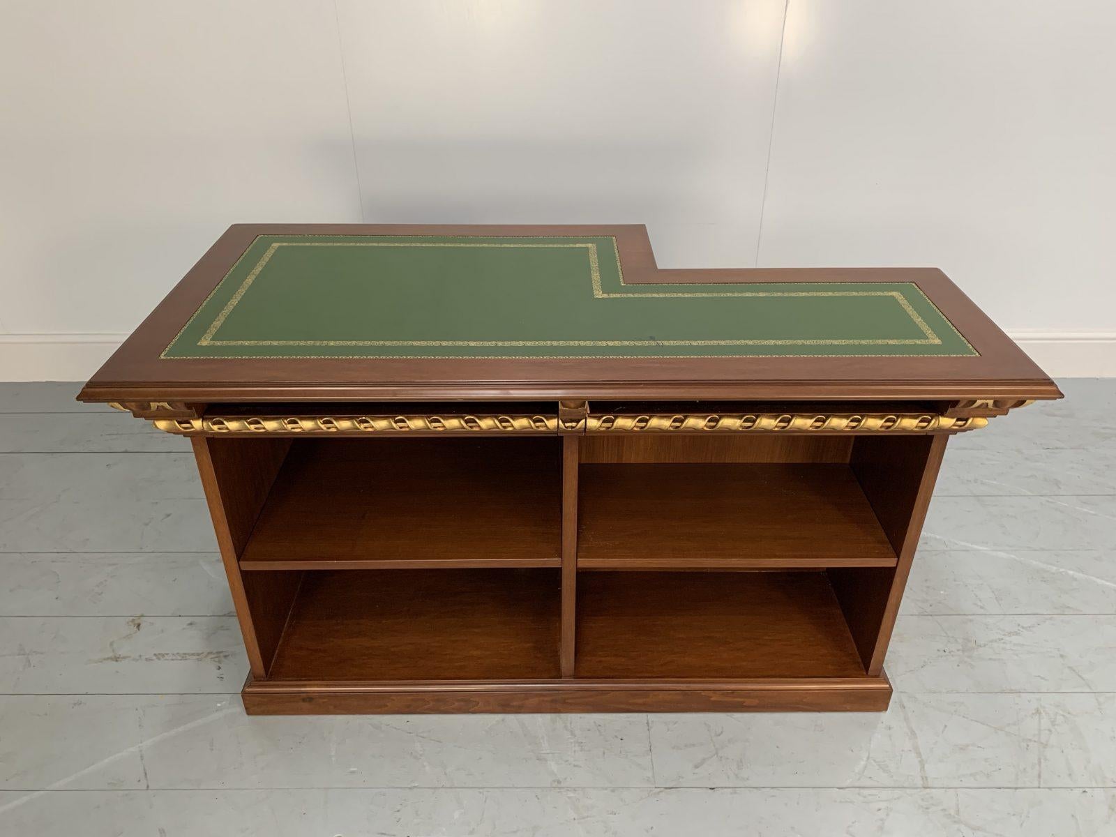 Bureau Asnaghi, fauteuil, canapé Chesterfield et bibliothèque pour maison de bureau en vente 7