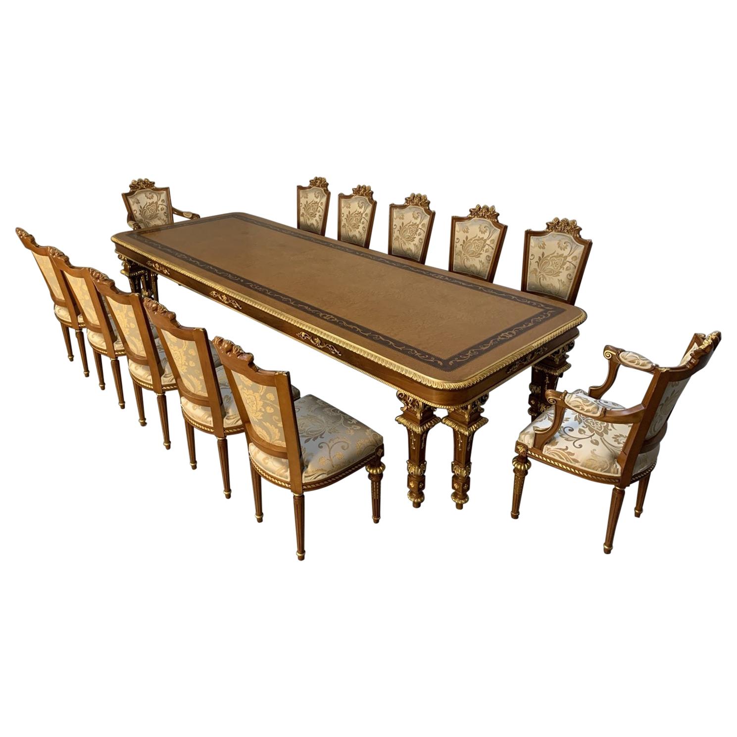 Asnaghi Eubea Esstisch und 12 Stühle Suite aus Harholz, vergoldet und Seide im Angebot