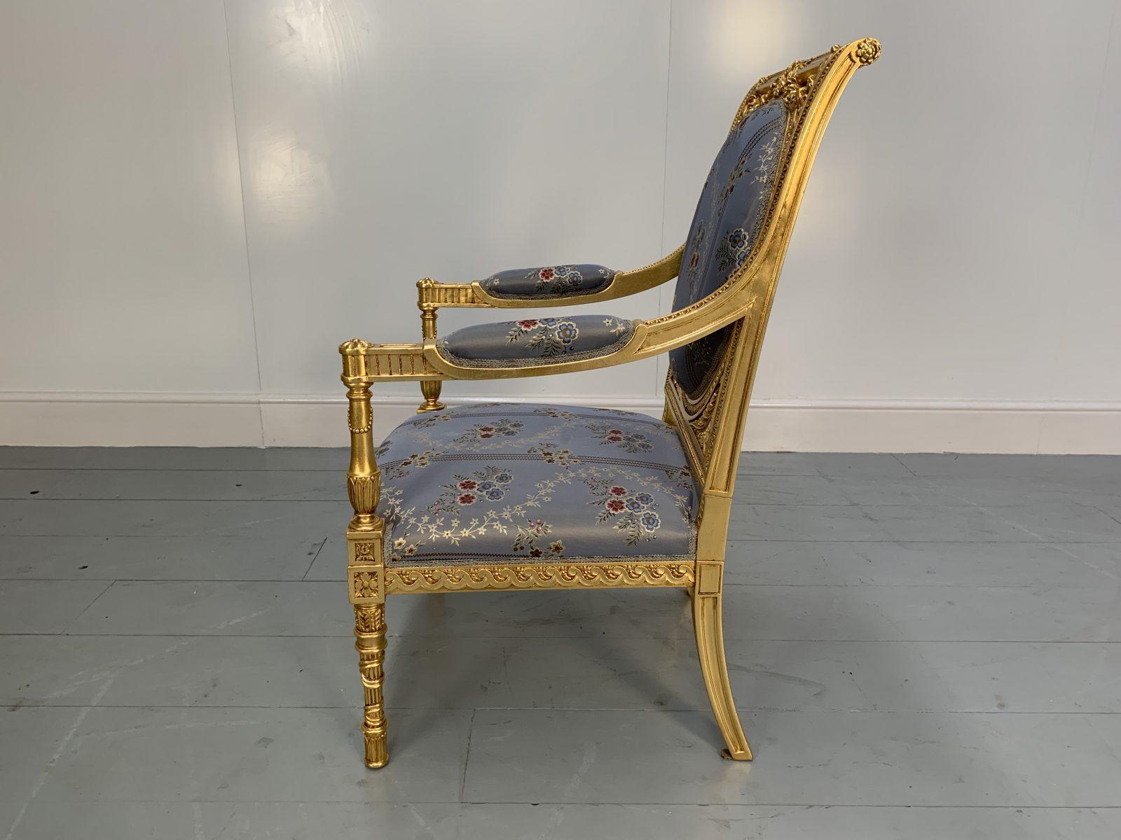 Fait main Fauteuil baroque rococo Asnaghi en soie à fleurs et doré en vente