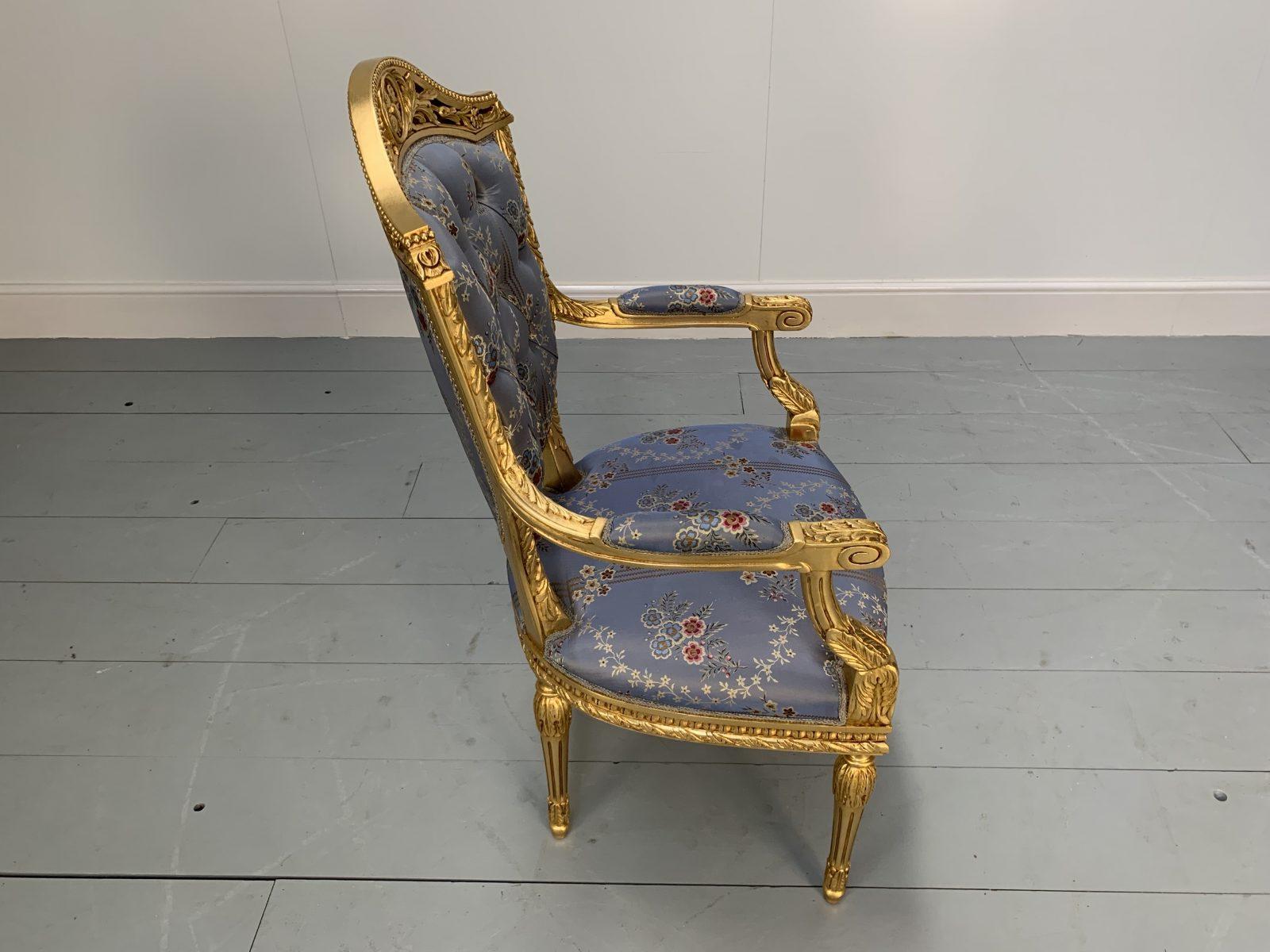 Fait main Fauteuil baroque rococo Asnaghi en soie à fleurs et doré en vente