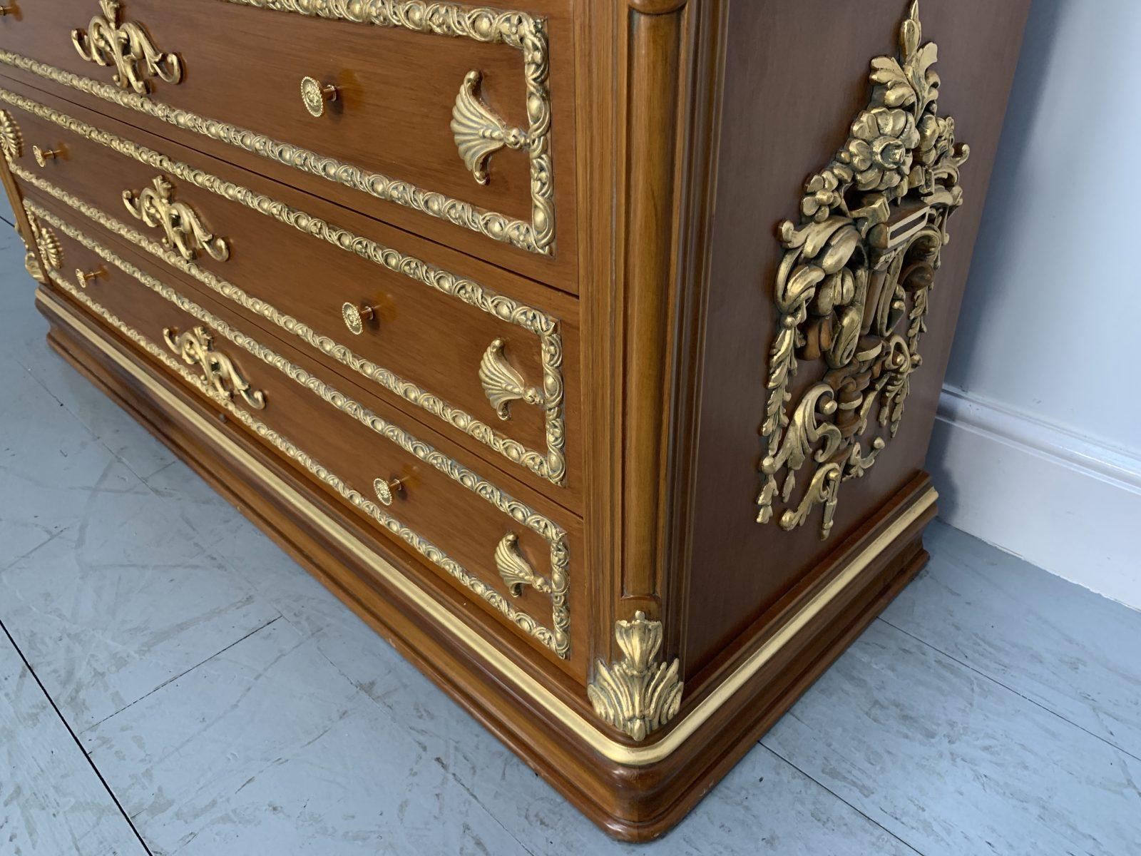 asnaghi interiors chests