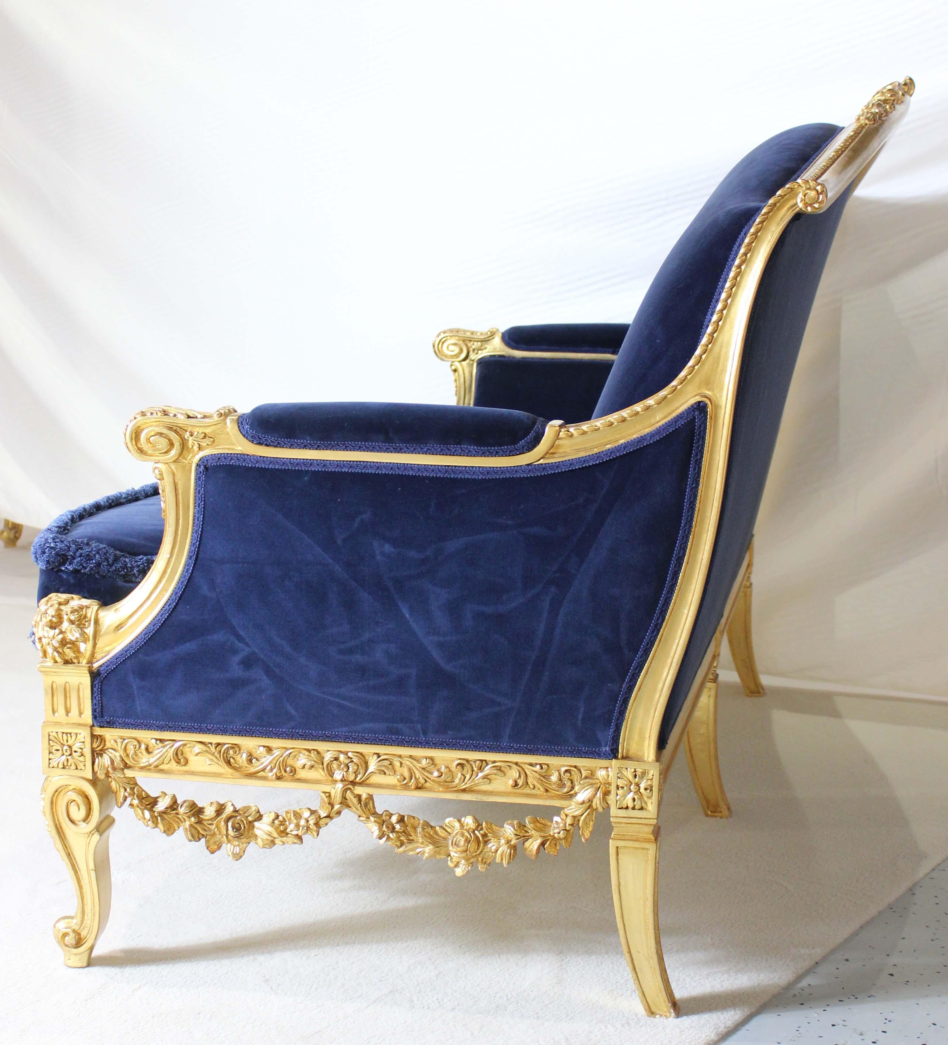 Asnaghi Suite of 2 Settee and 2 Chairs, Upholstered Royal Blue Velvet For Sale 15