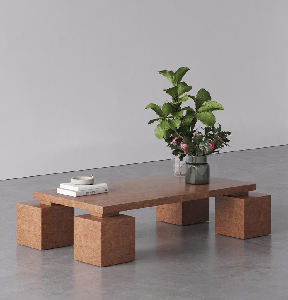La table basse Asos, qui crée un fort contraste avec son revêtement de surface mobile, affiche, malgré la simplicité du forum, une approche sobre et brutaliste.
Placage sur MDF