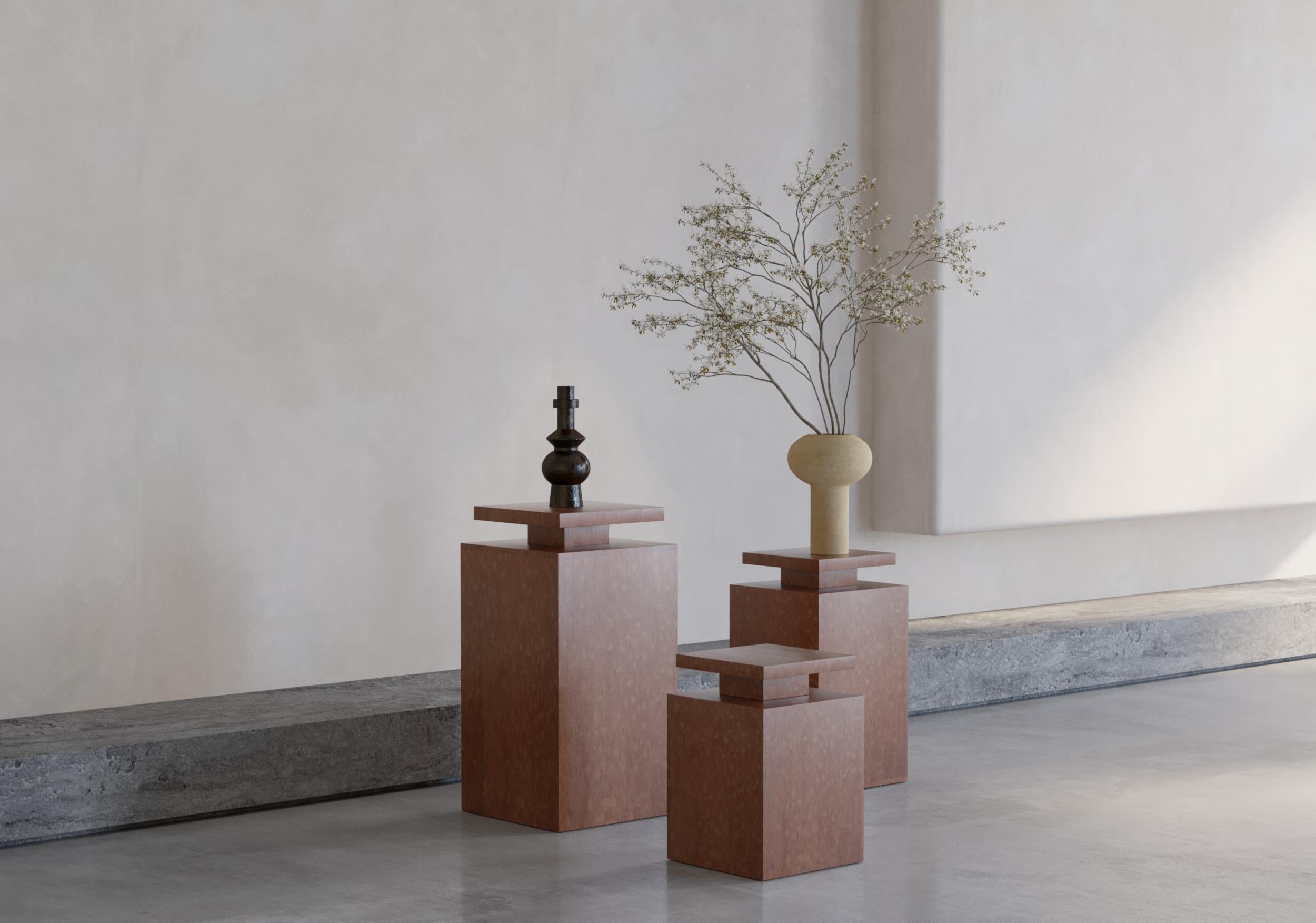 Asos pedestals are ideal for displaying your special sculptures and objects, flower arrangements and even more. It makes it possible to create an effective display area by using several different sizes together.