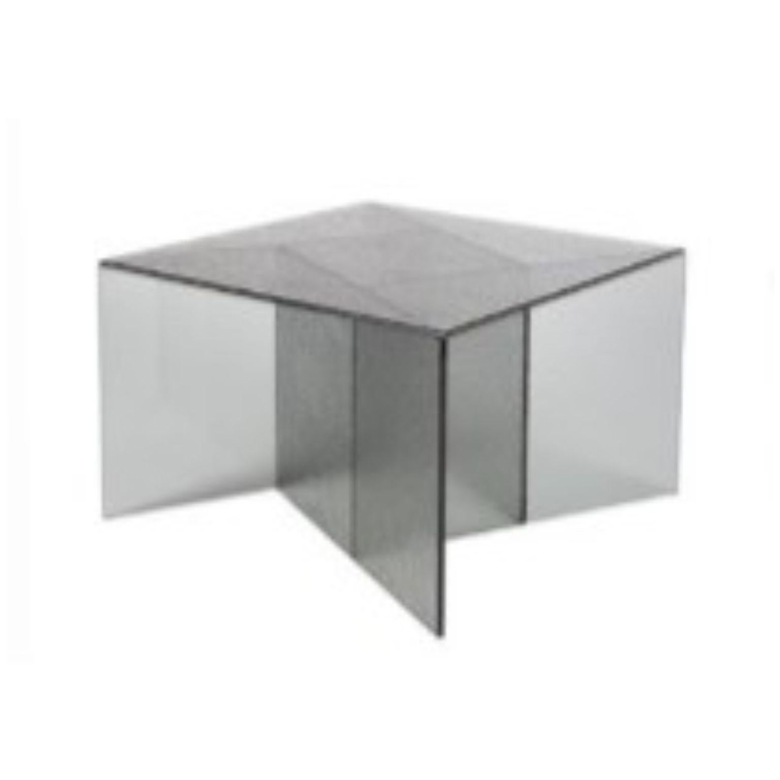 Aspa medium grey coffee table by Pulpo
Dimensions: D60 x W60 x H40 cm
Materials: glass

Also available in different colours. 

Variety is a pleasure. Aspa, the side table concept from the Spanish design studio MUT, is a simple study in