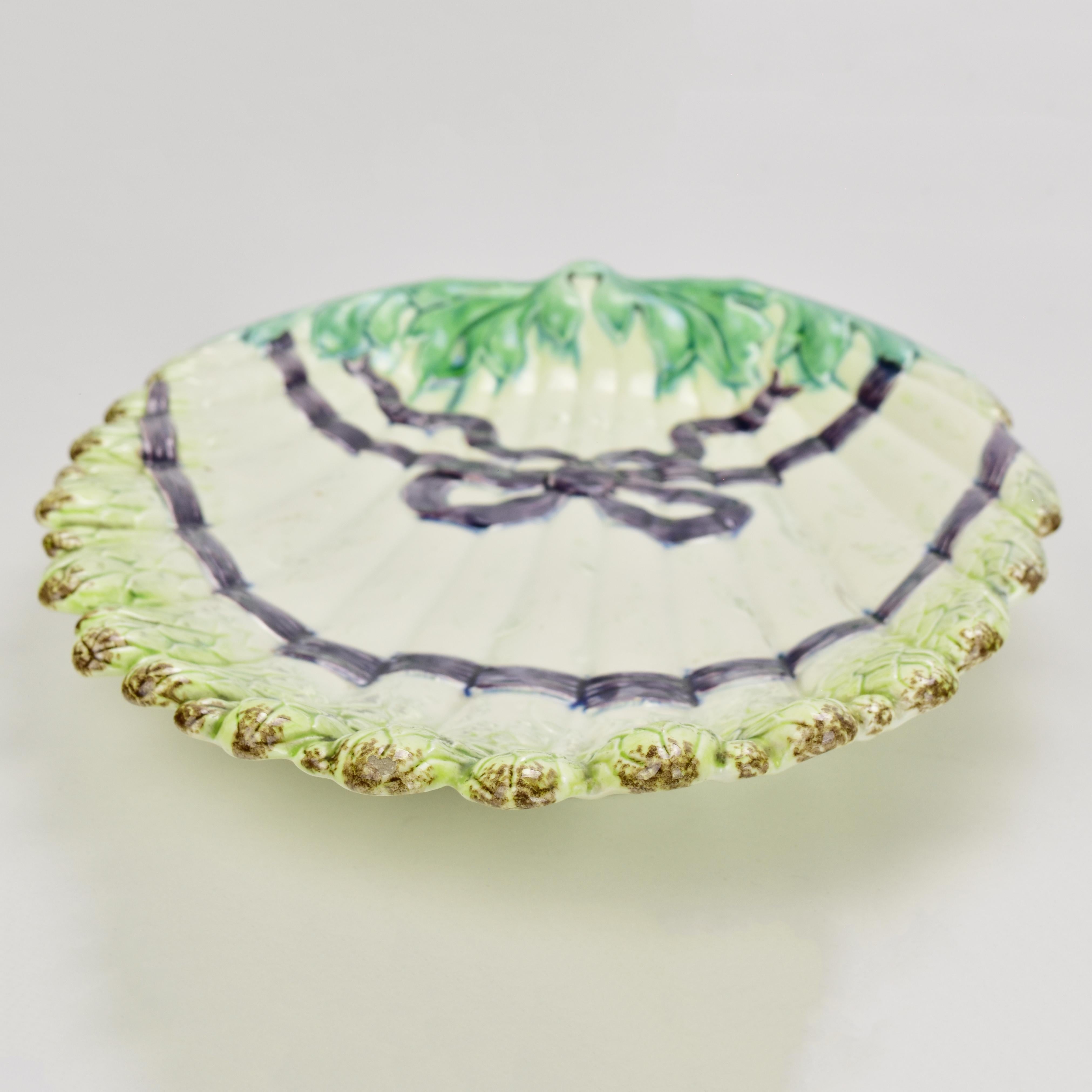 Céramique Assiette de service à asperges Majolica Art Nouveau poterie céramique émaillée  en vente