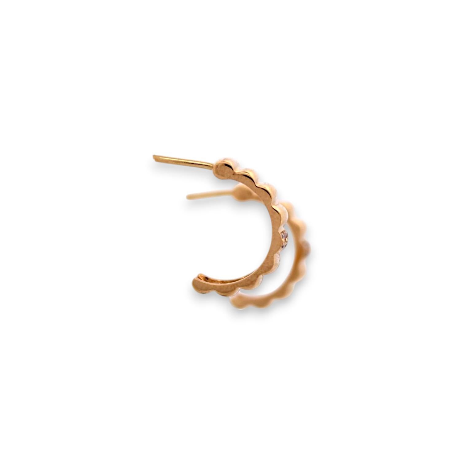 Artisan Aspen  18k Yellow Gold Half Hoop Earrings – .10 ctw Natural Round Diamonds For Sale