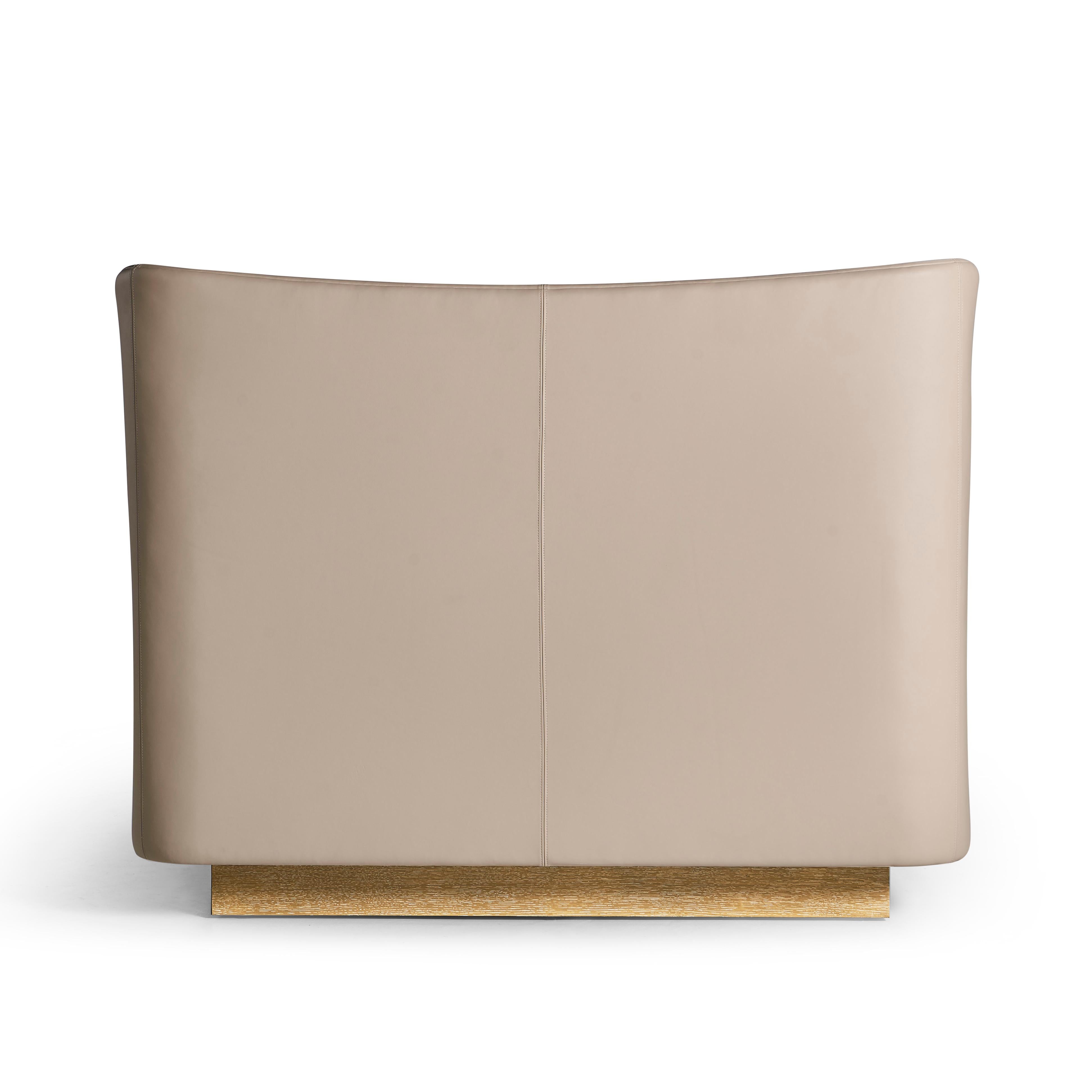 Aspen Bed - Lit tapissé en cuir avec base en Oak (King) Neuf - En vente à Houston, TX
