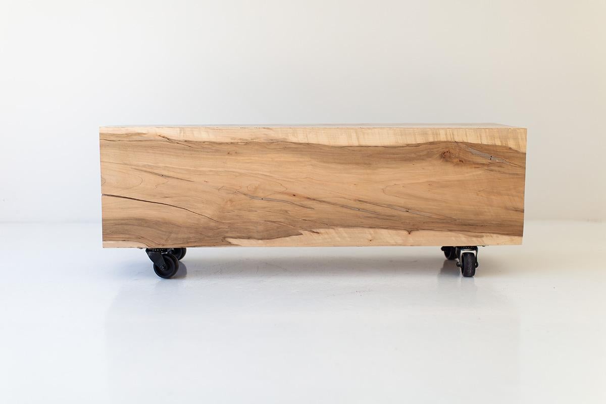 Table basse moderne en bois d'Aspen Neuf - En vente à Oak Harbor, OH