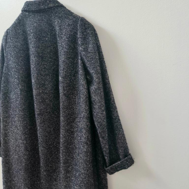 Aspesi Charcoal Bouclé Wool Oversized Coat with Notch Lapels in vendita 7